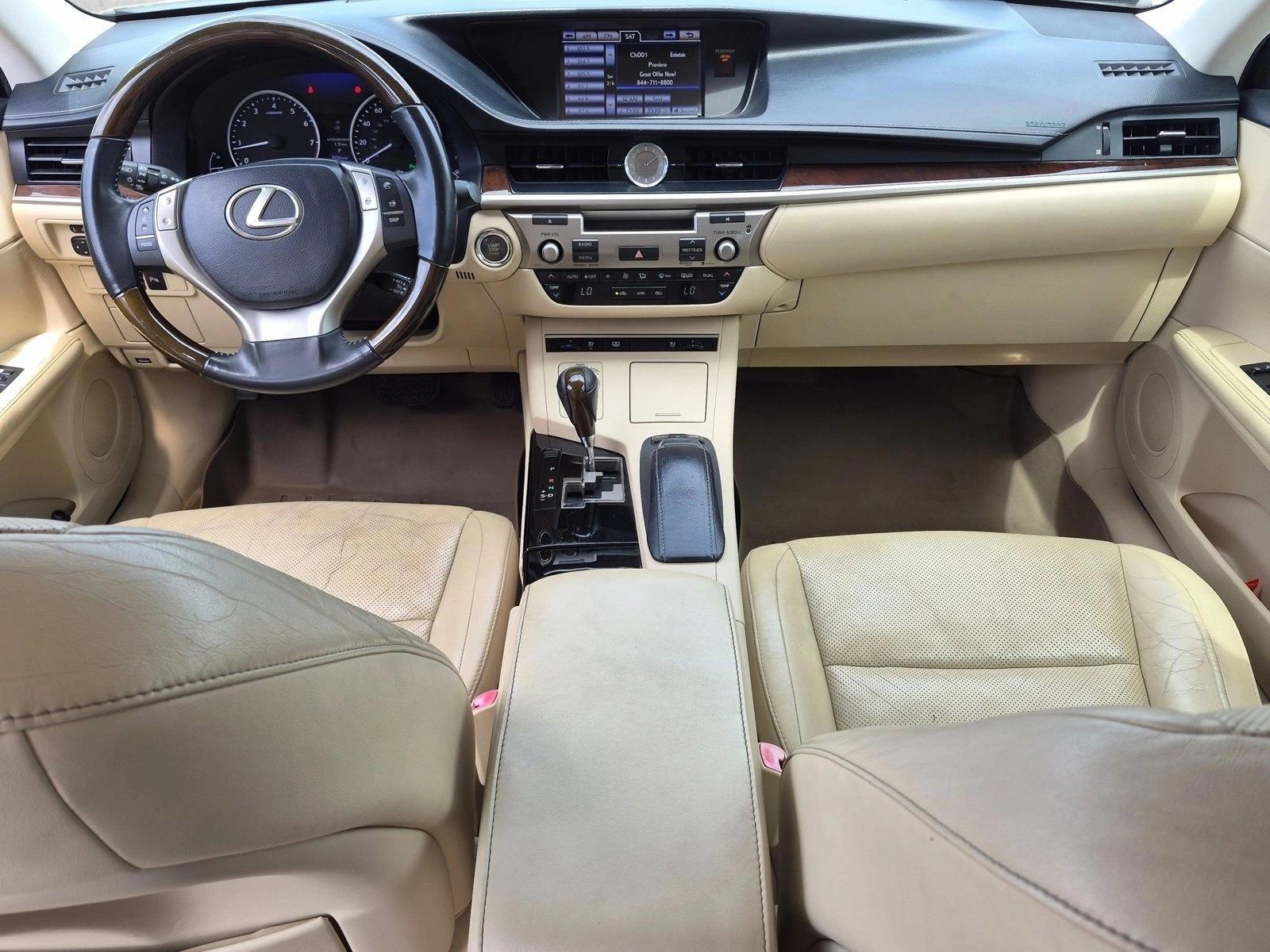 Thumbnail: 2013 Lexus ES - 4