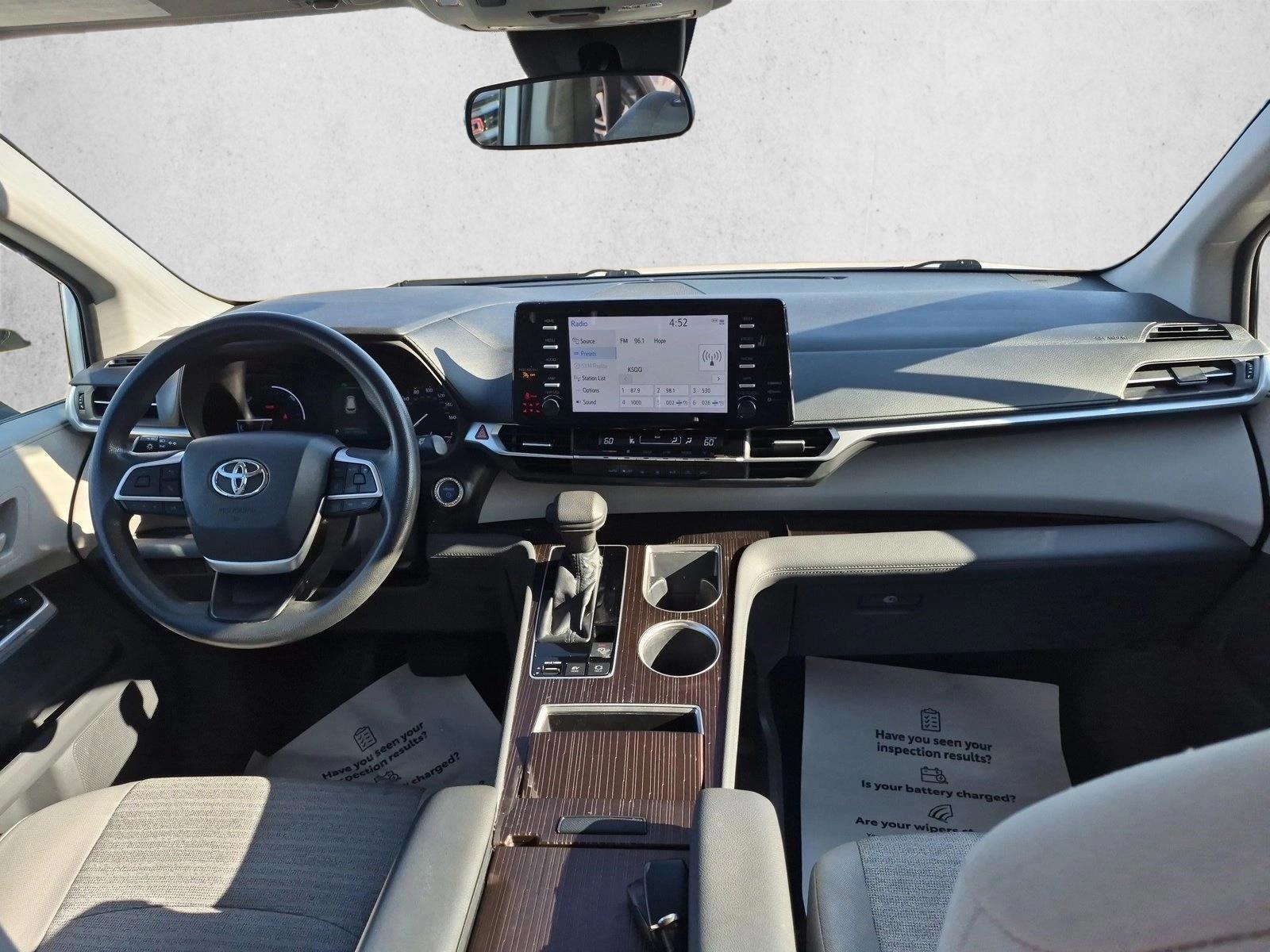 Thumbnail: 2021 Toyota Sienna - 3