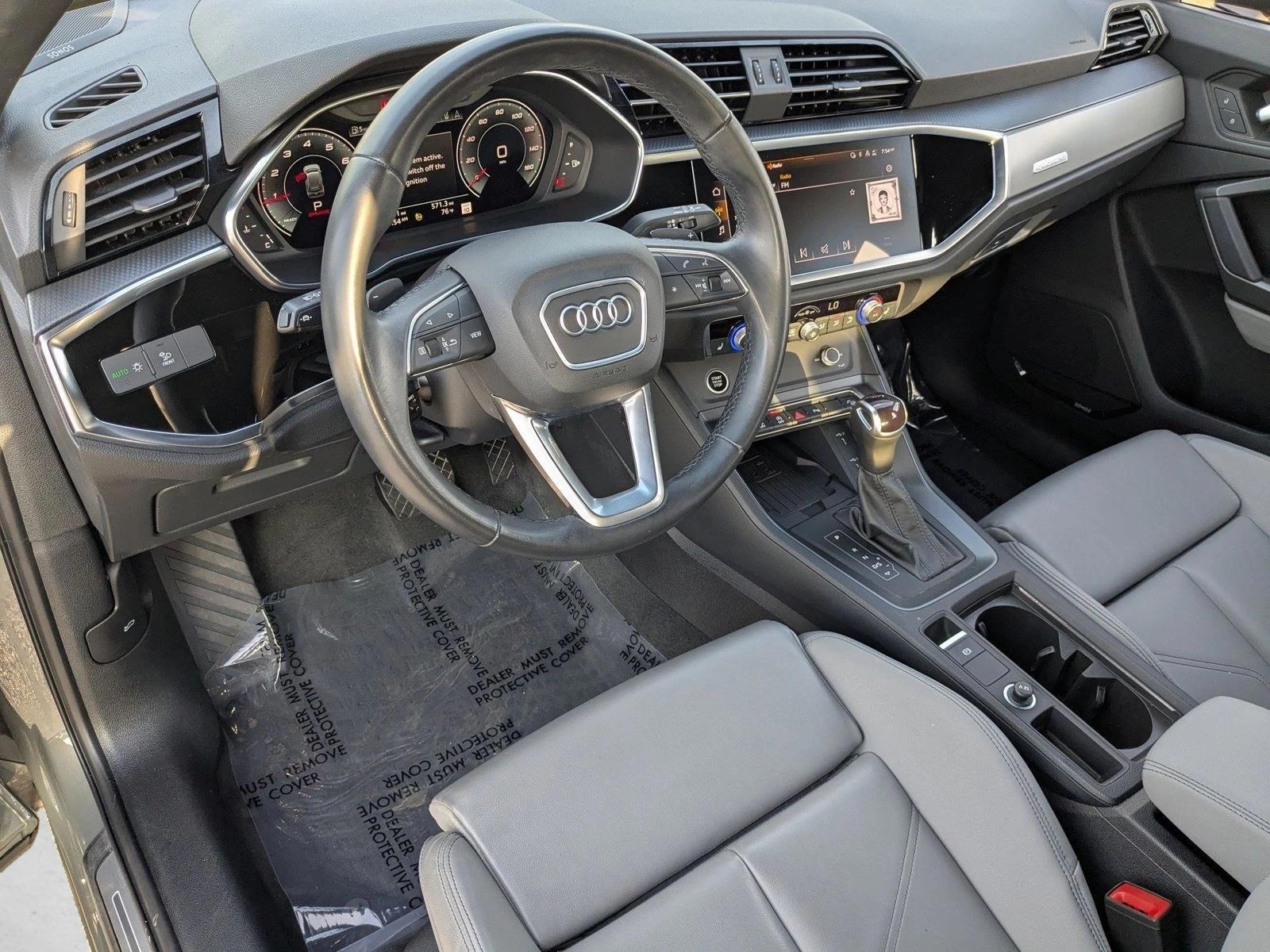 Thumbnail: 2024 Audi Q3 - 3