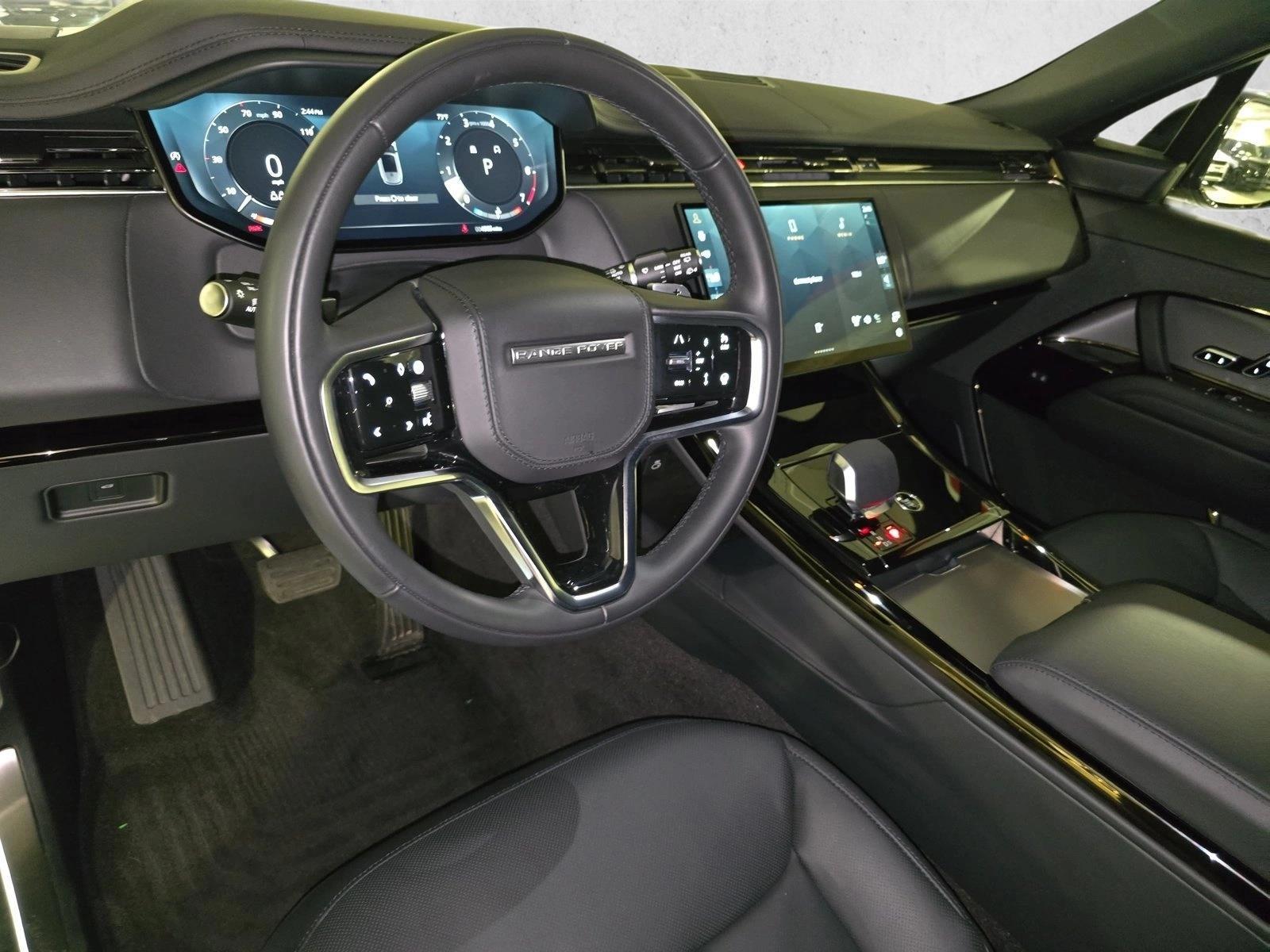 Thumbnail: 2025 Land Rover Range Rover Sport - 4