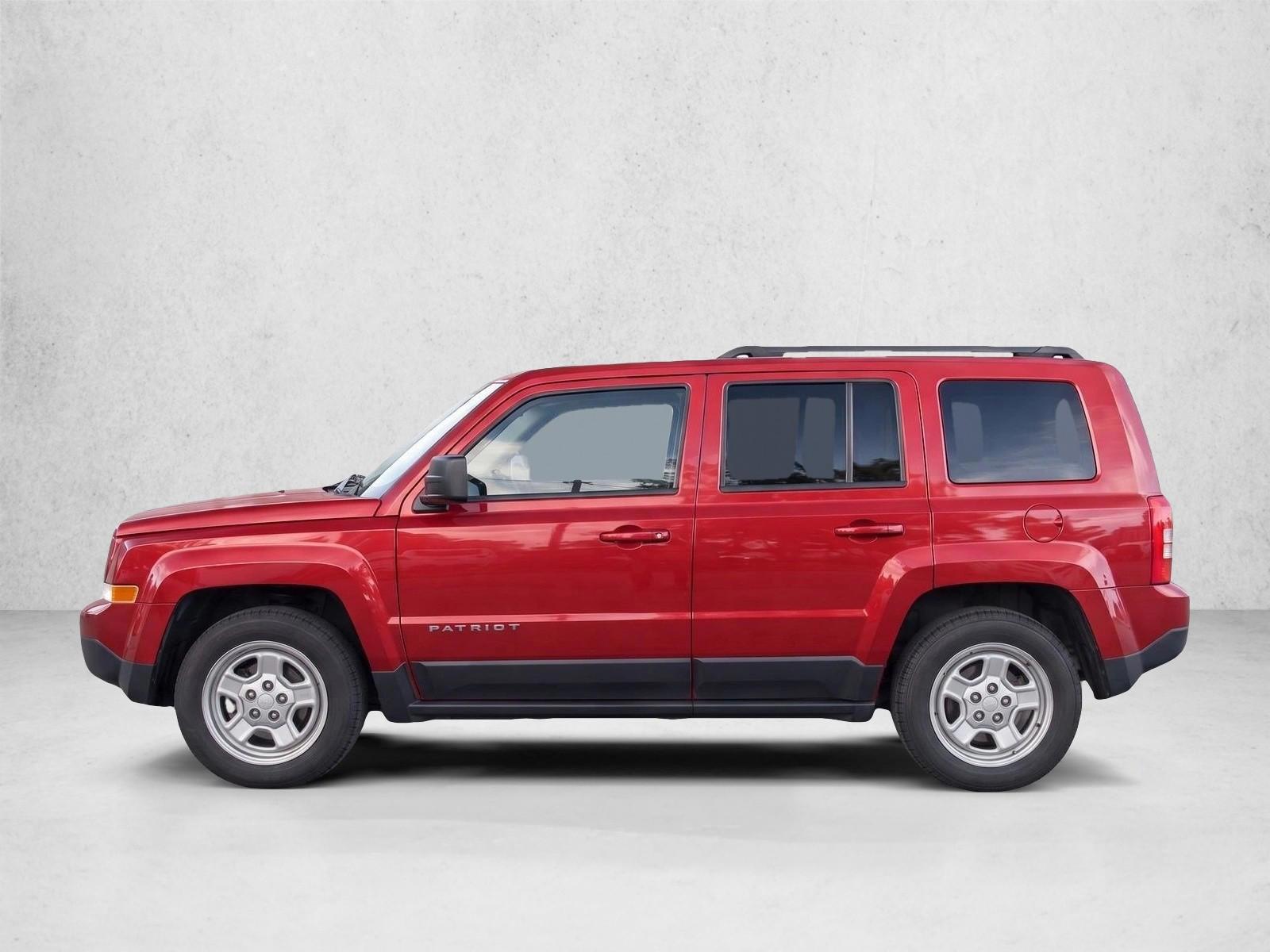 Thumbnail: 2015 Jeep Patriot - 3