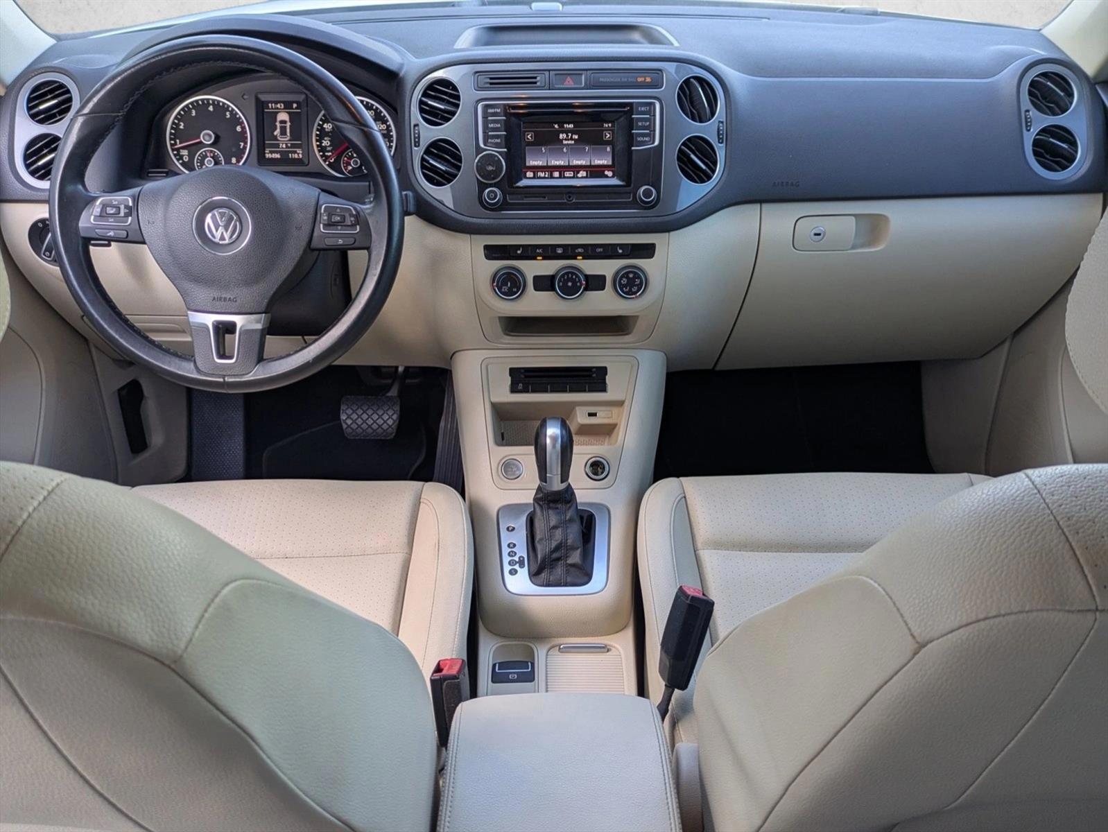 Thumbnail: 2016 Volkswagen Tiguan - 4