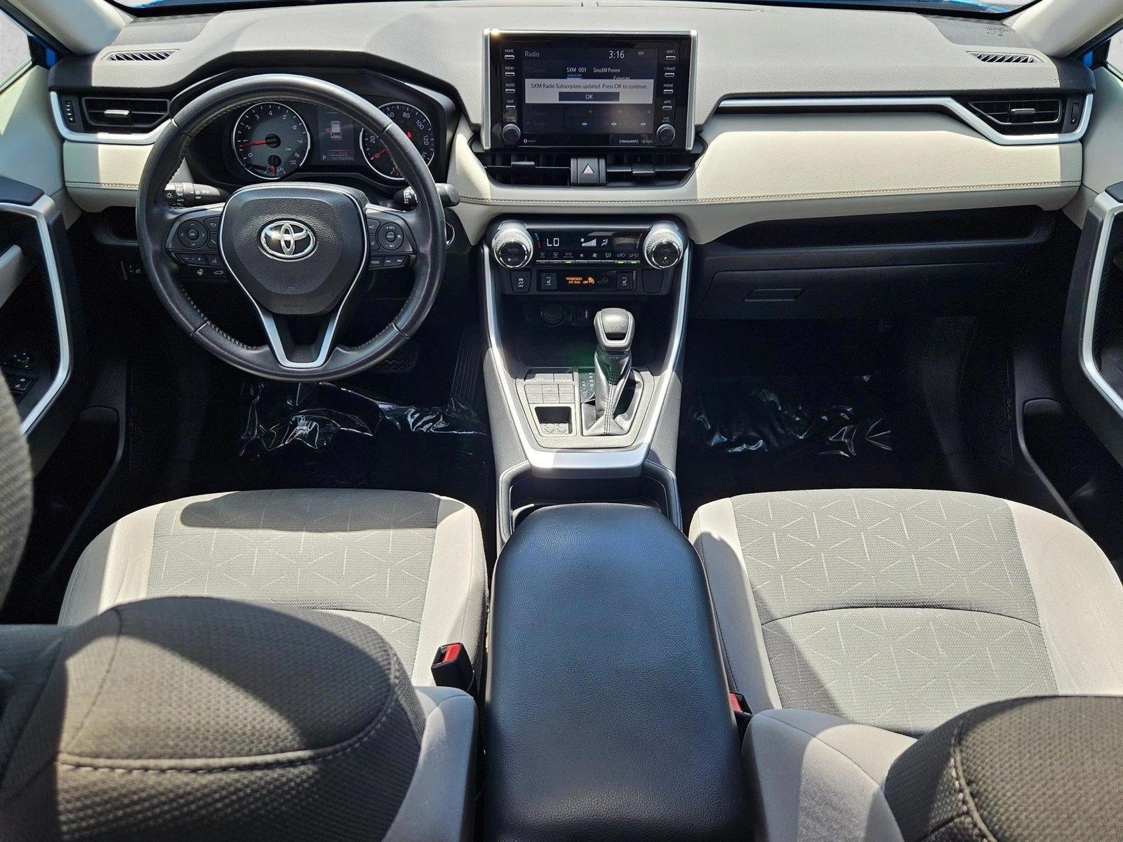 Thumbnail: 2019 Toyota RAV4 - 3