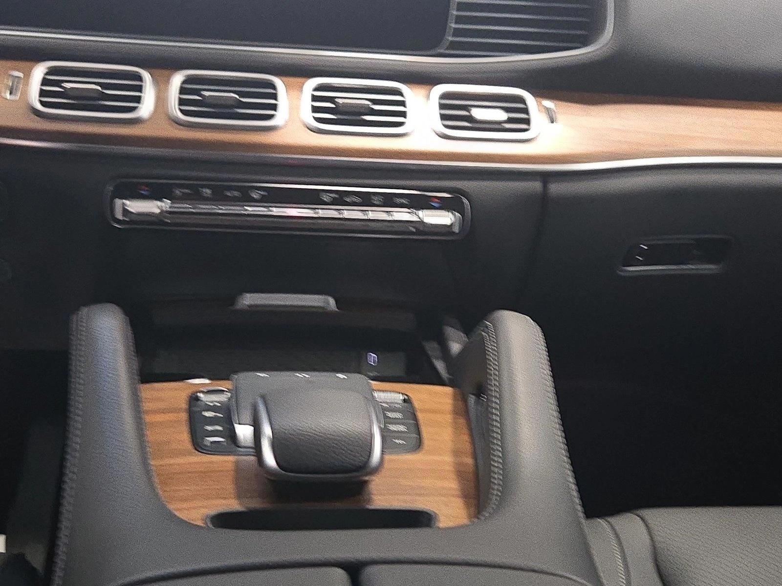 Thumbnail: 2026 Mercedes-Benz GLE - 3