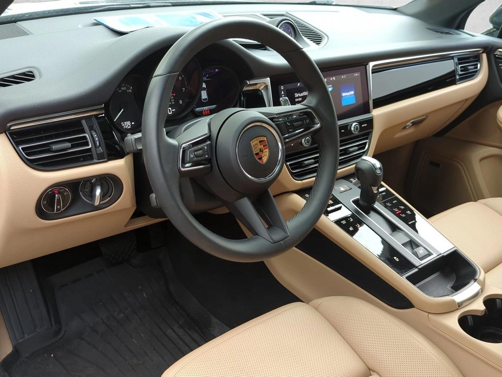 Thumbnail: 2025 Porsche Macan - 3