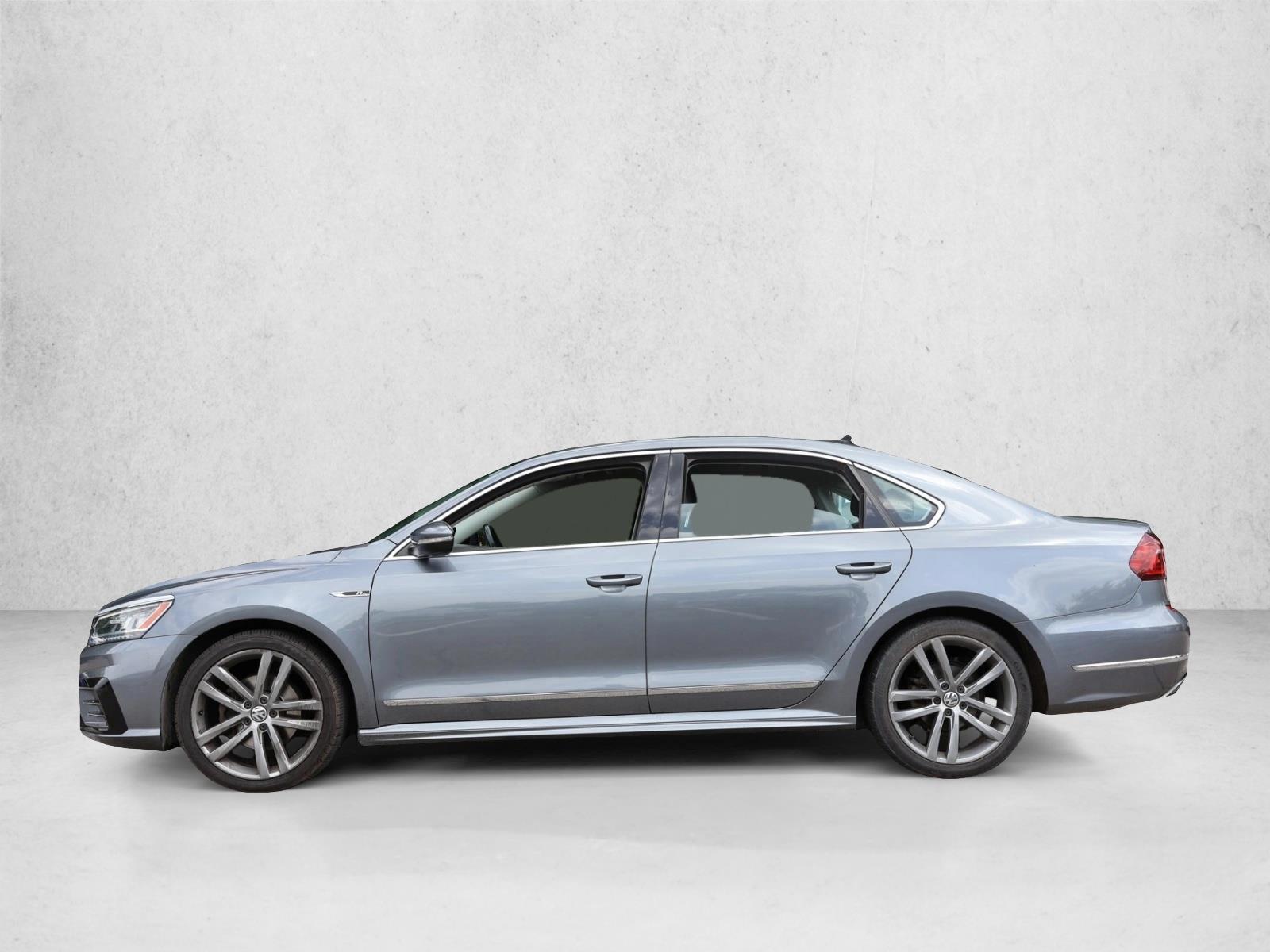 Thumbnail: 2017 Volkswagen Passat - 2