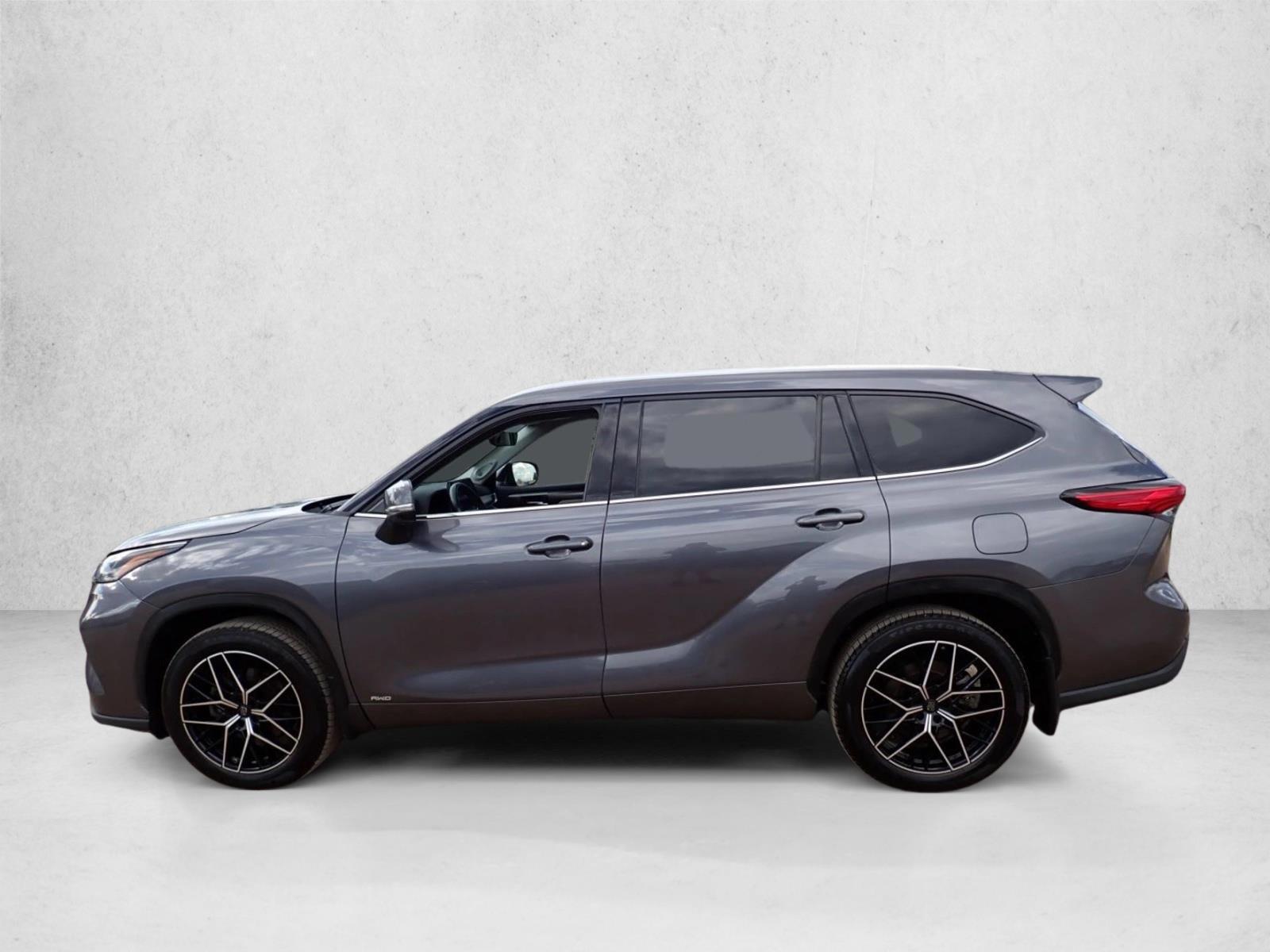 Thumbnail: 2023 Toyota Highlander - 2