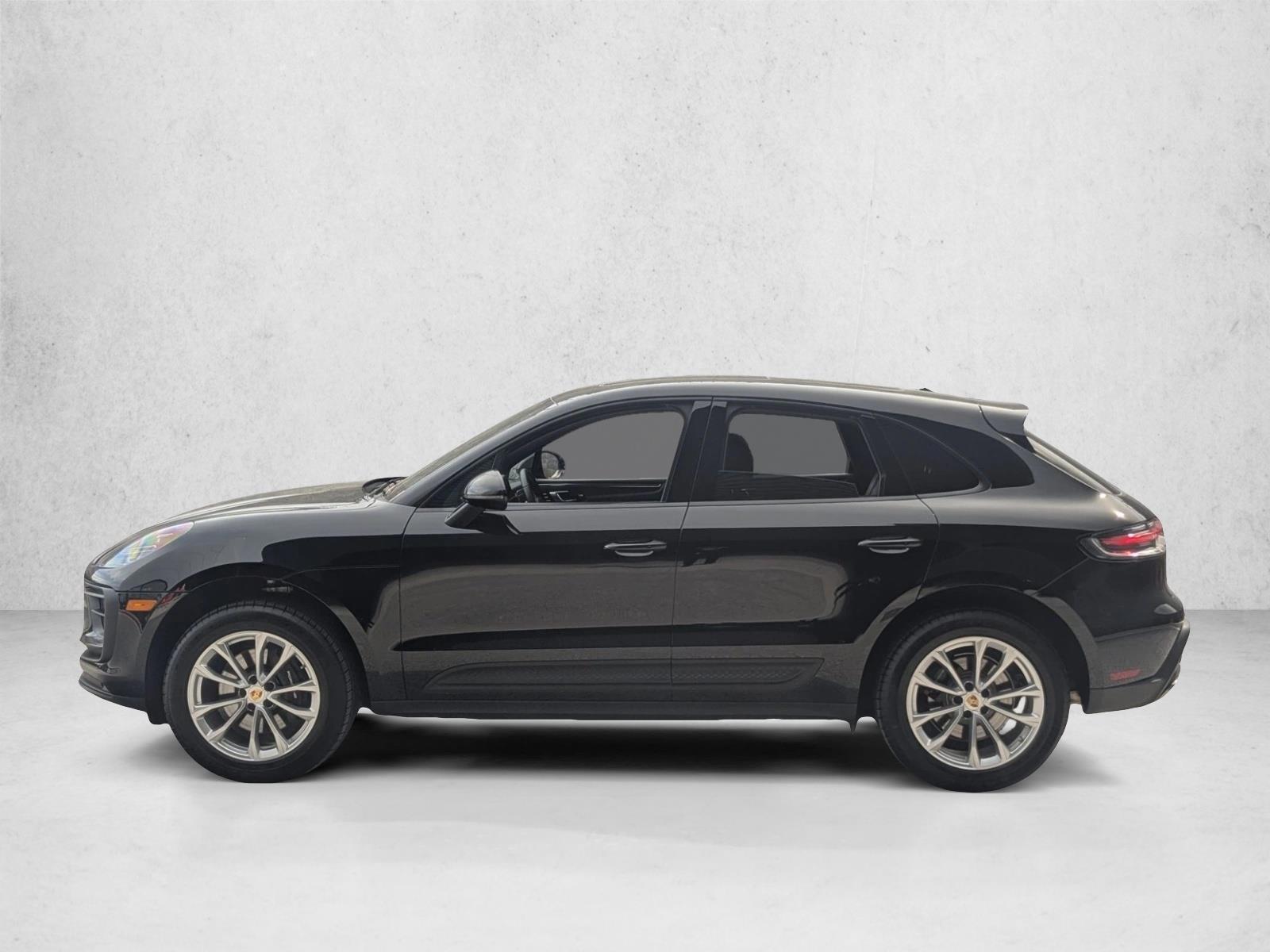 Thumbnail: 2026 Porsche Macan - 2