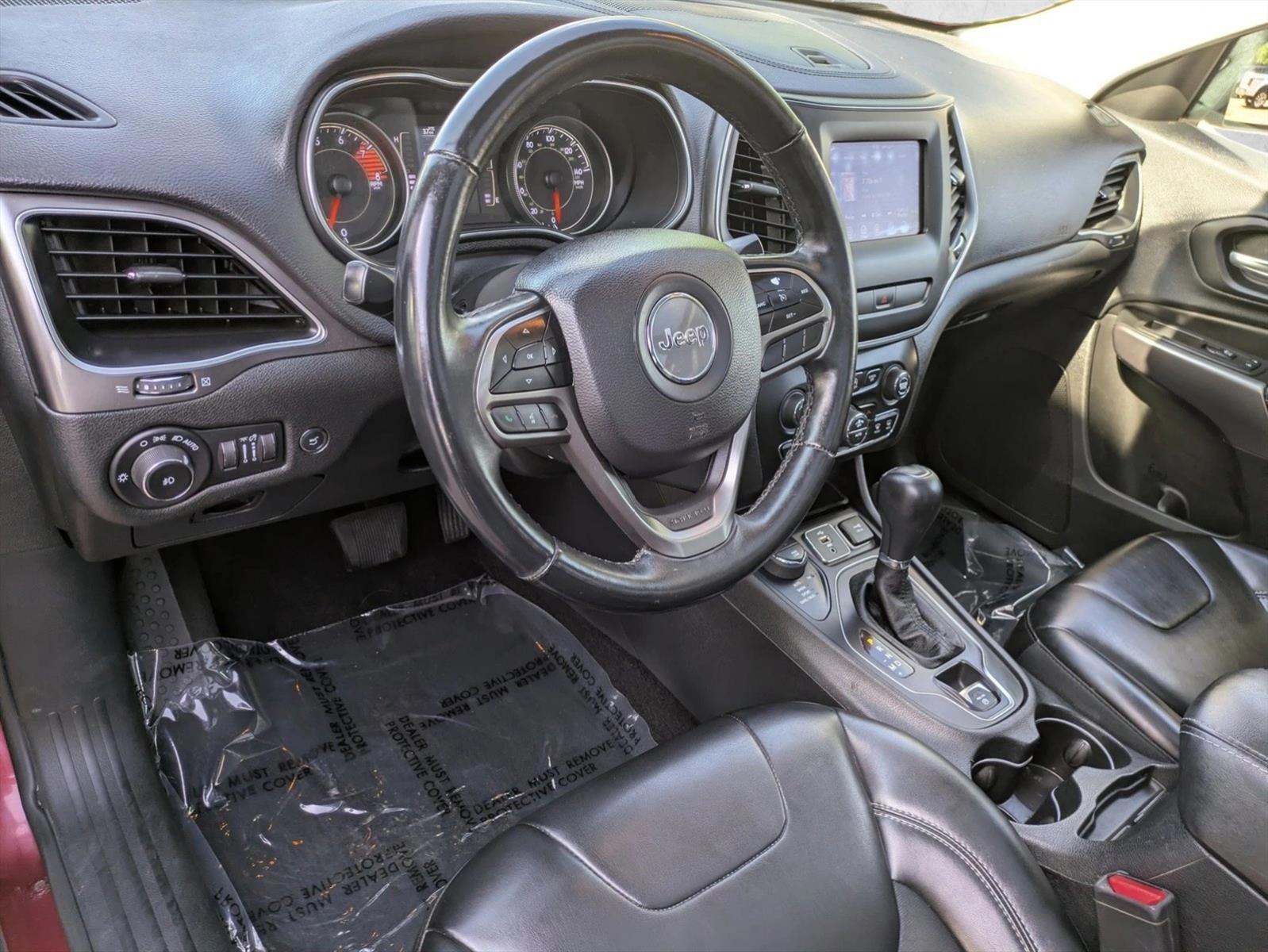 Thumbnail: 2019 Jeep Cherokee - 3