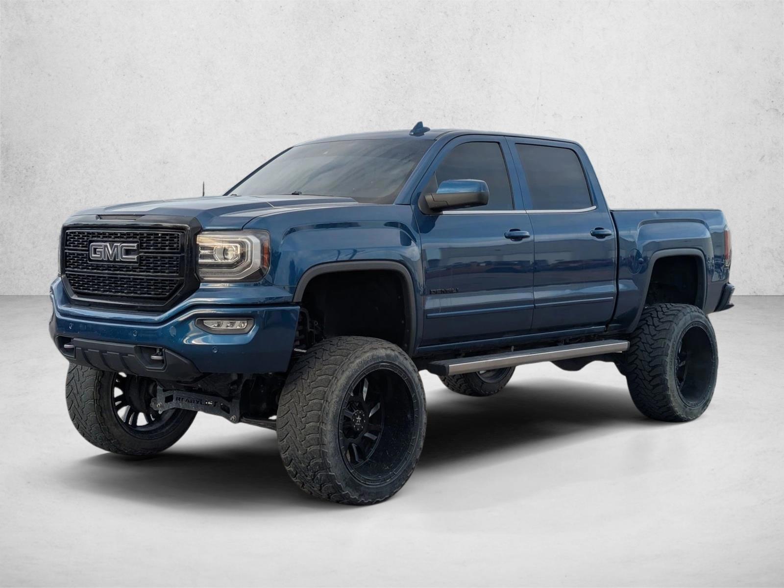 2017 GMC Sierra 4WD Crew Cab Short Box's photo