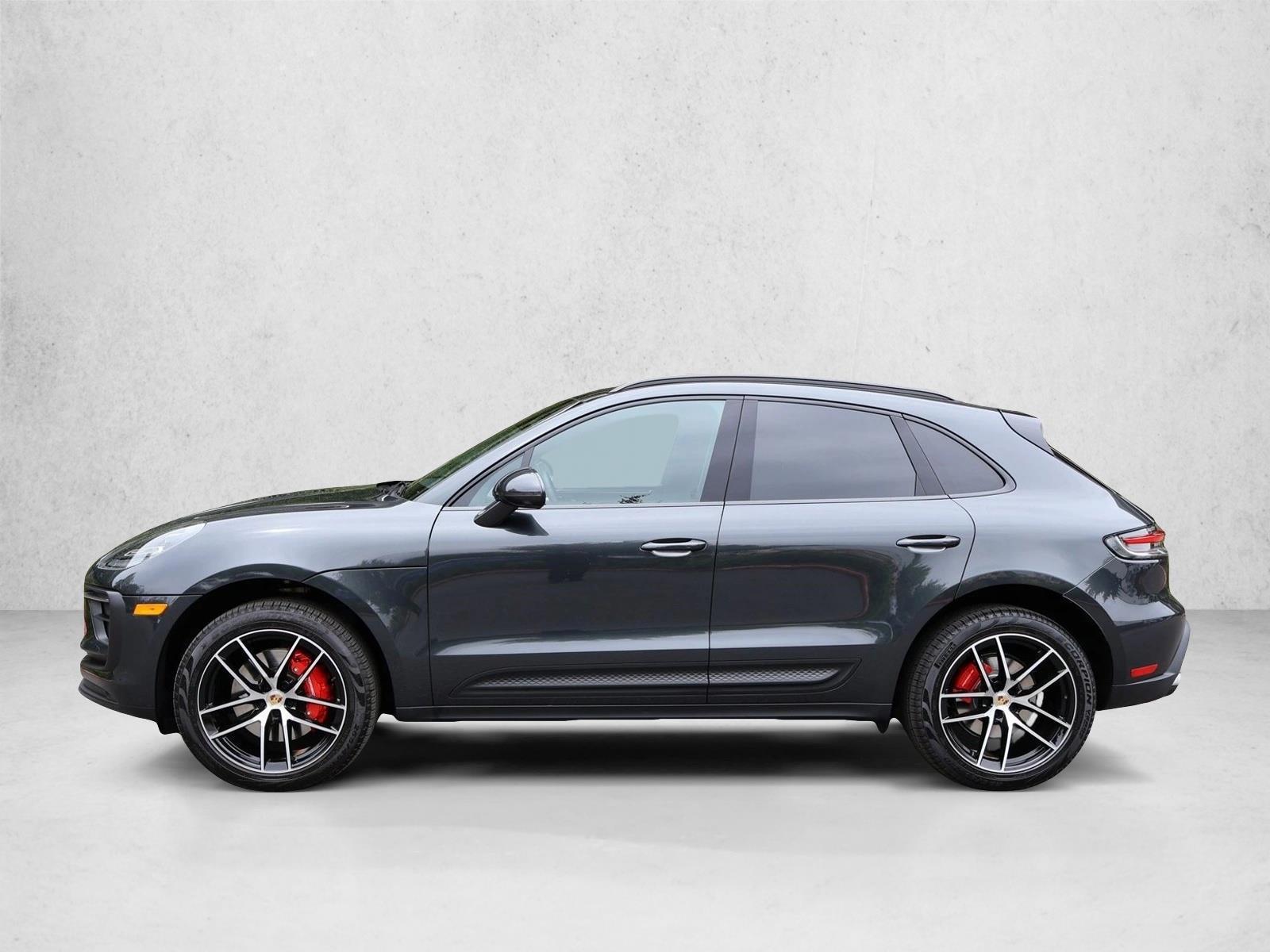 Thumbnail: 2025 Porsche Macan - 2