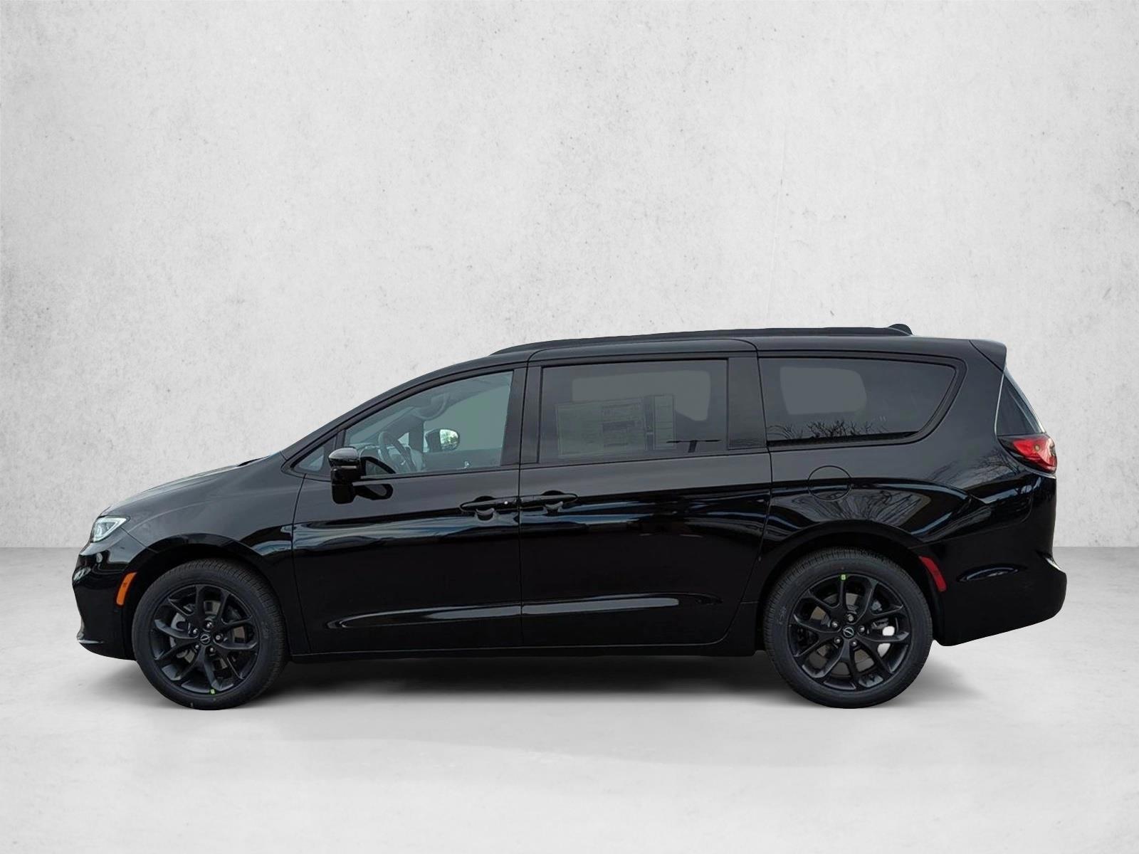 Thumbnail: 2026 Chrysler Pacifica - 2