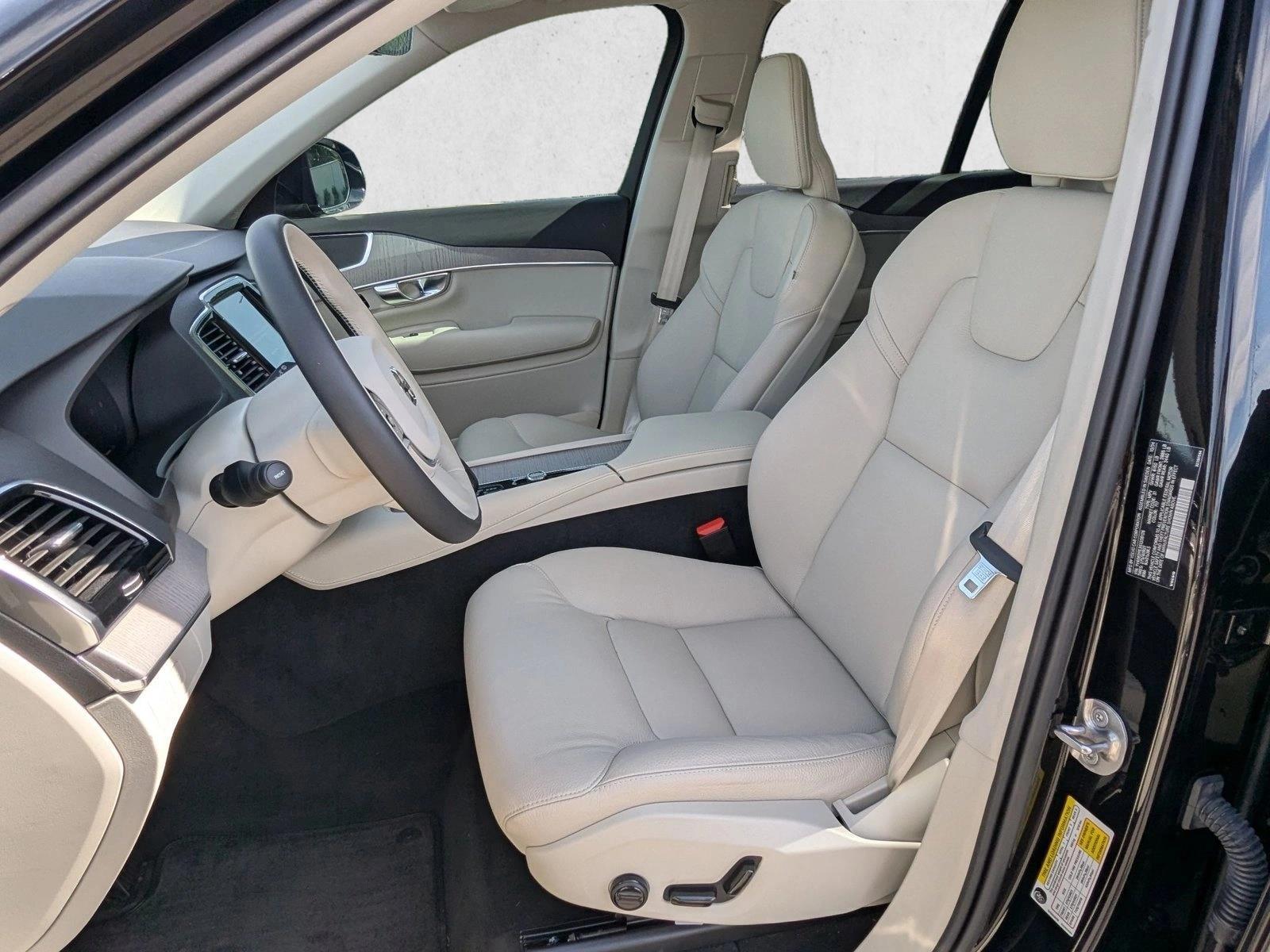 2025 Volvo XC90 Plus - Photo 16