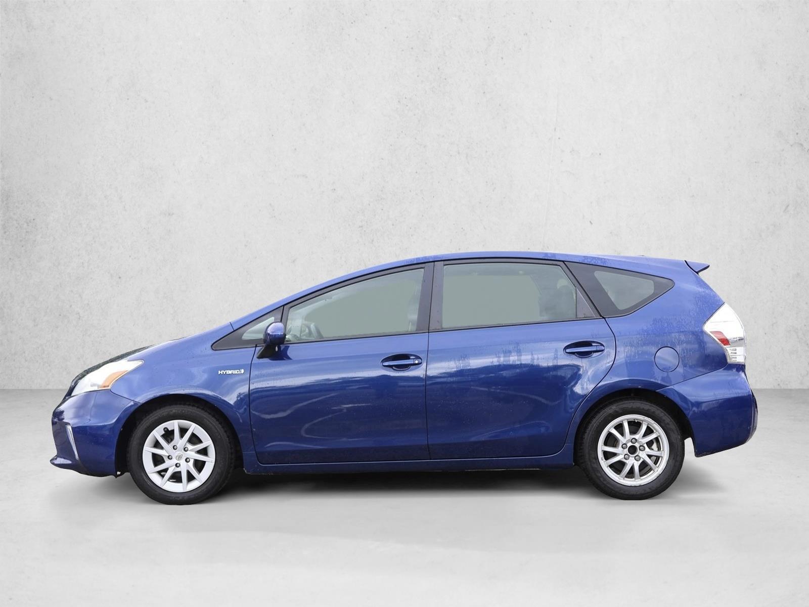 Thumbnail: 2013 Toyota Prius v - 2