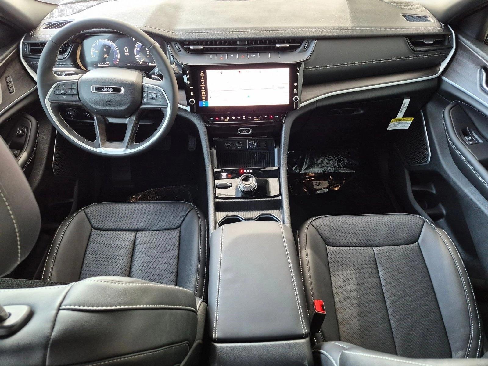 Thumbnail: 2026 Jeep Grand Cherokee - 3
