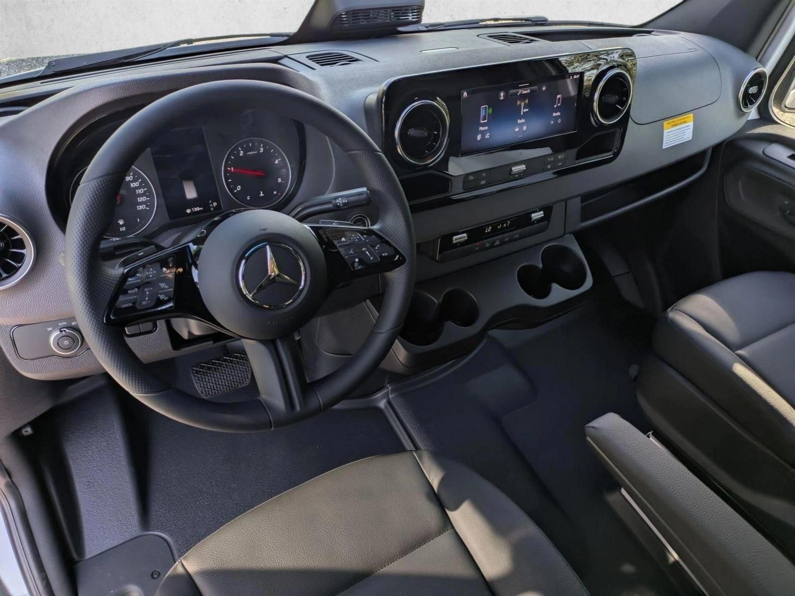 Thumbnail: 2026 Mercedes-Benz Sprinter - 3