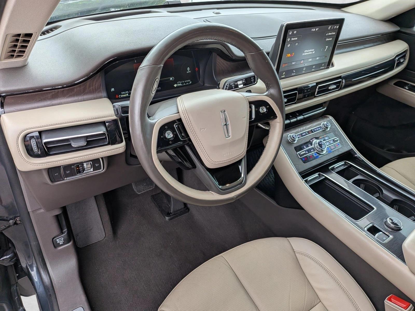 Thumbnail: 2022 Lincoln Aviator - 3