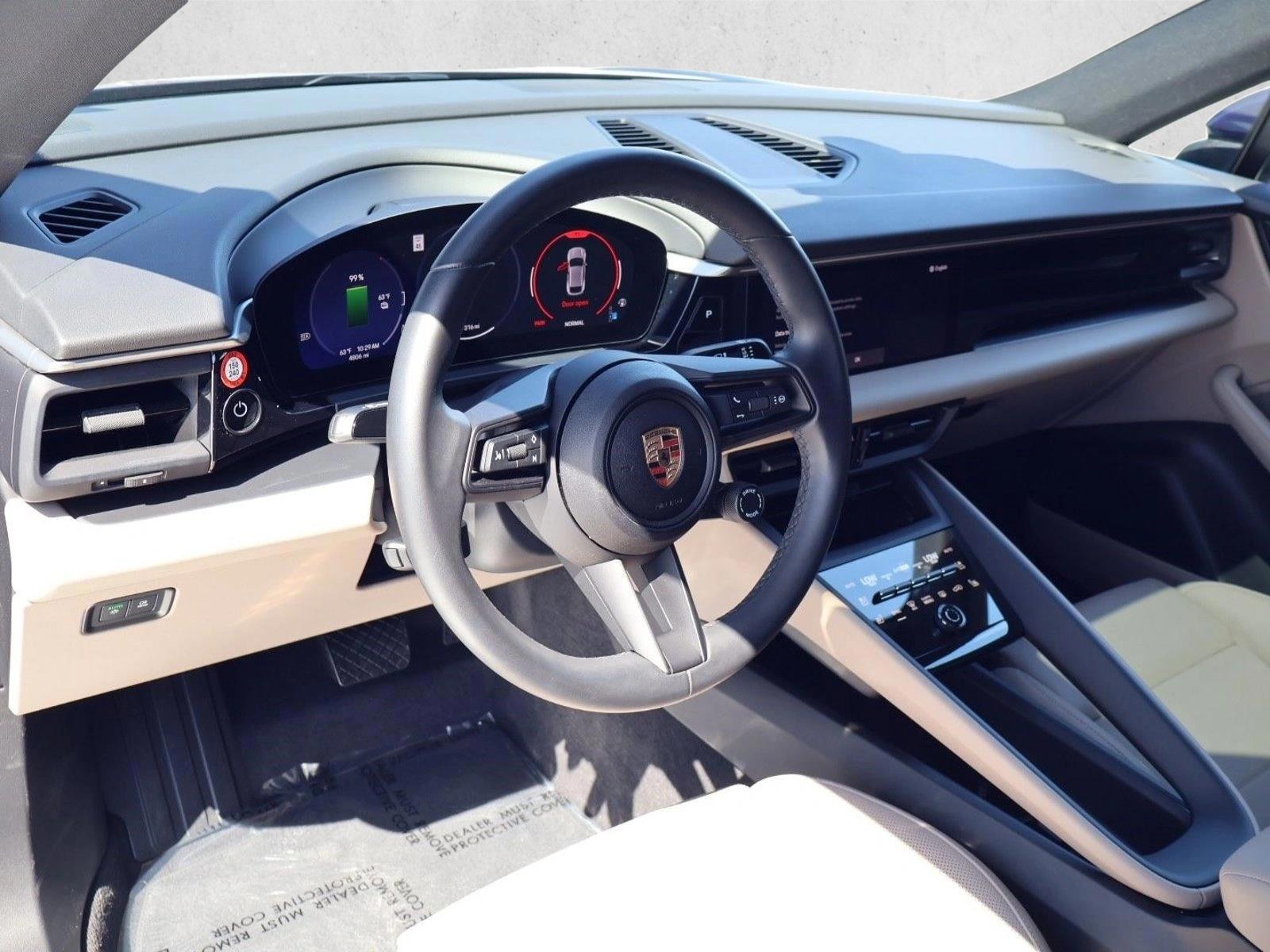 Thumbnail: 2025 Porsche Macan - 3
