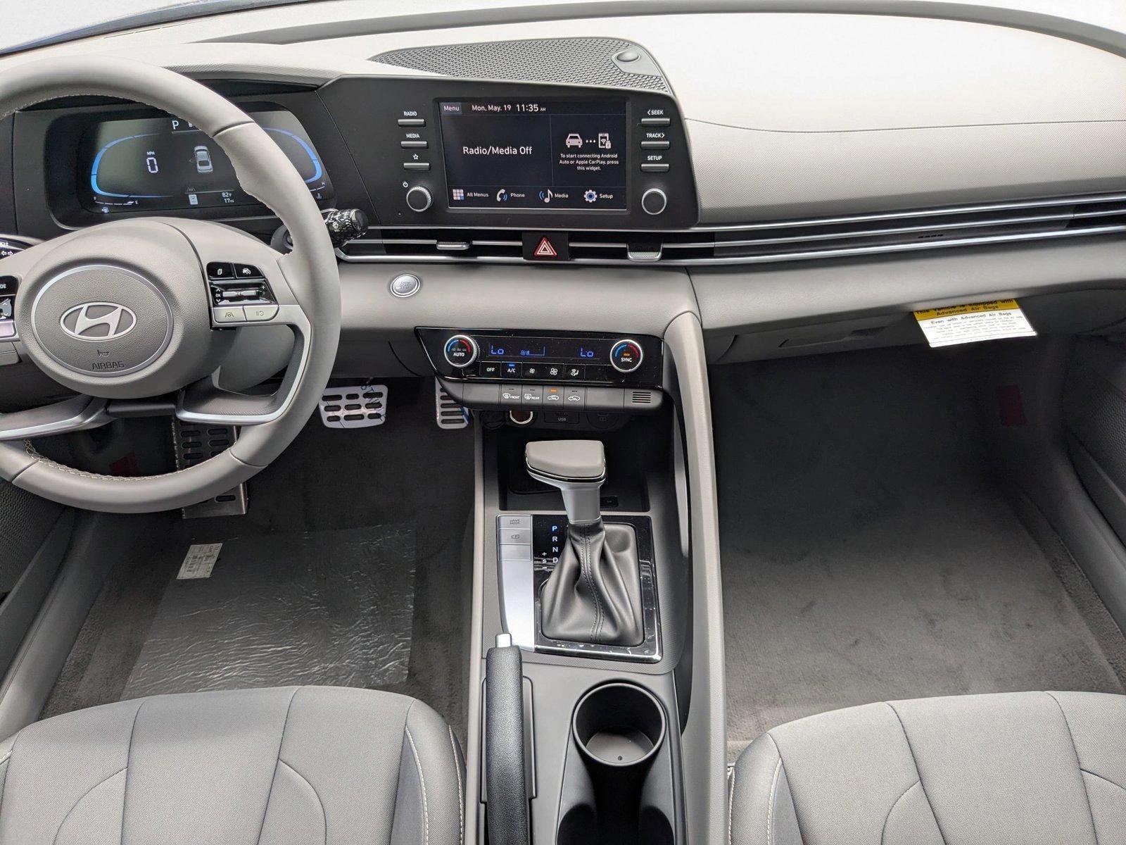 Thumbnail: 2025 Hyundai Elantra - 4