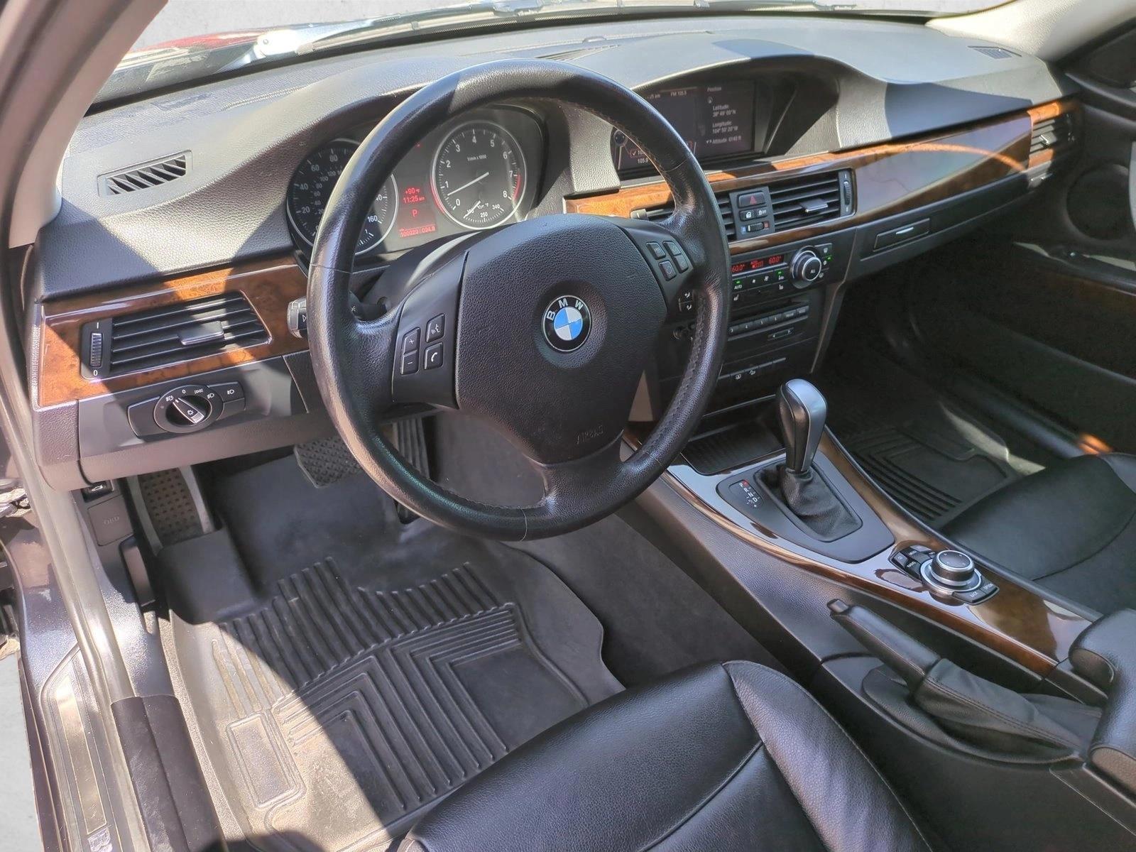 Thumbnail: 2011 BMW 3 Series - 3