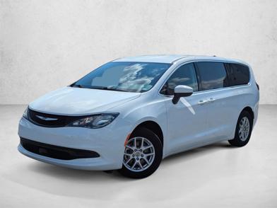 2022 Chrysler Voyager