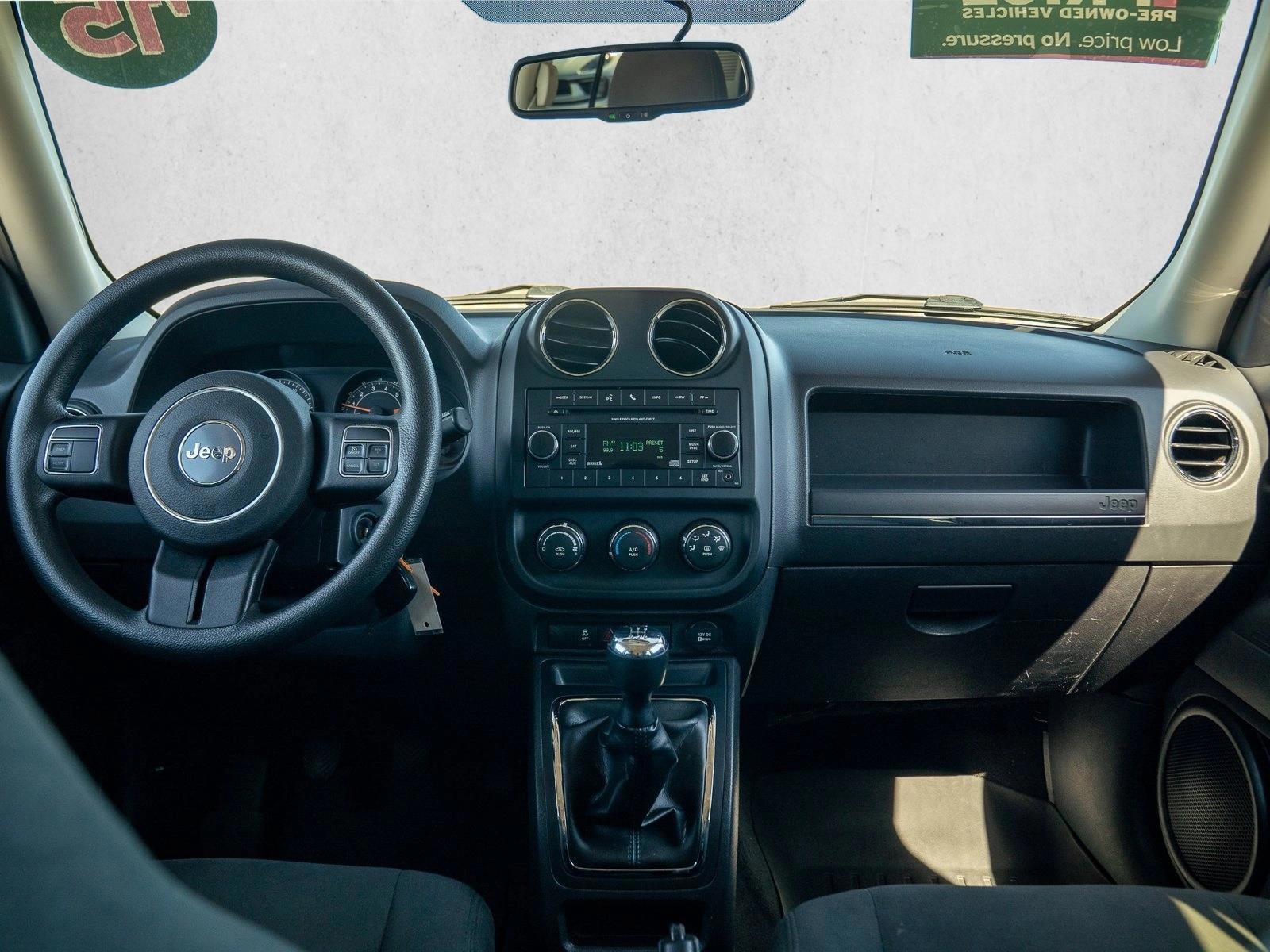 Thumbnail: 2015 Jeep Patriot - 3