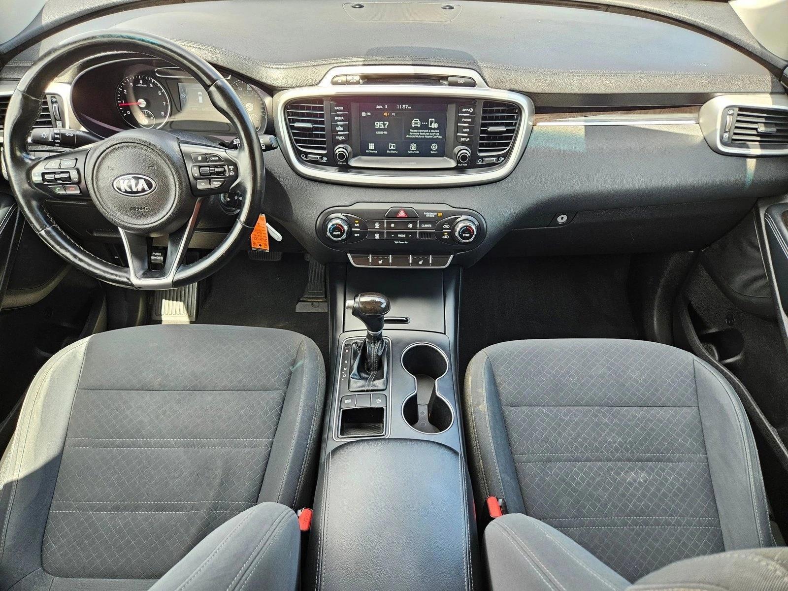Thumbnail: 2018 Kia Sorento - 3
