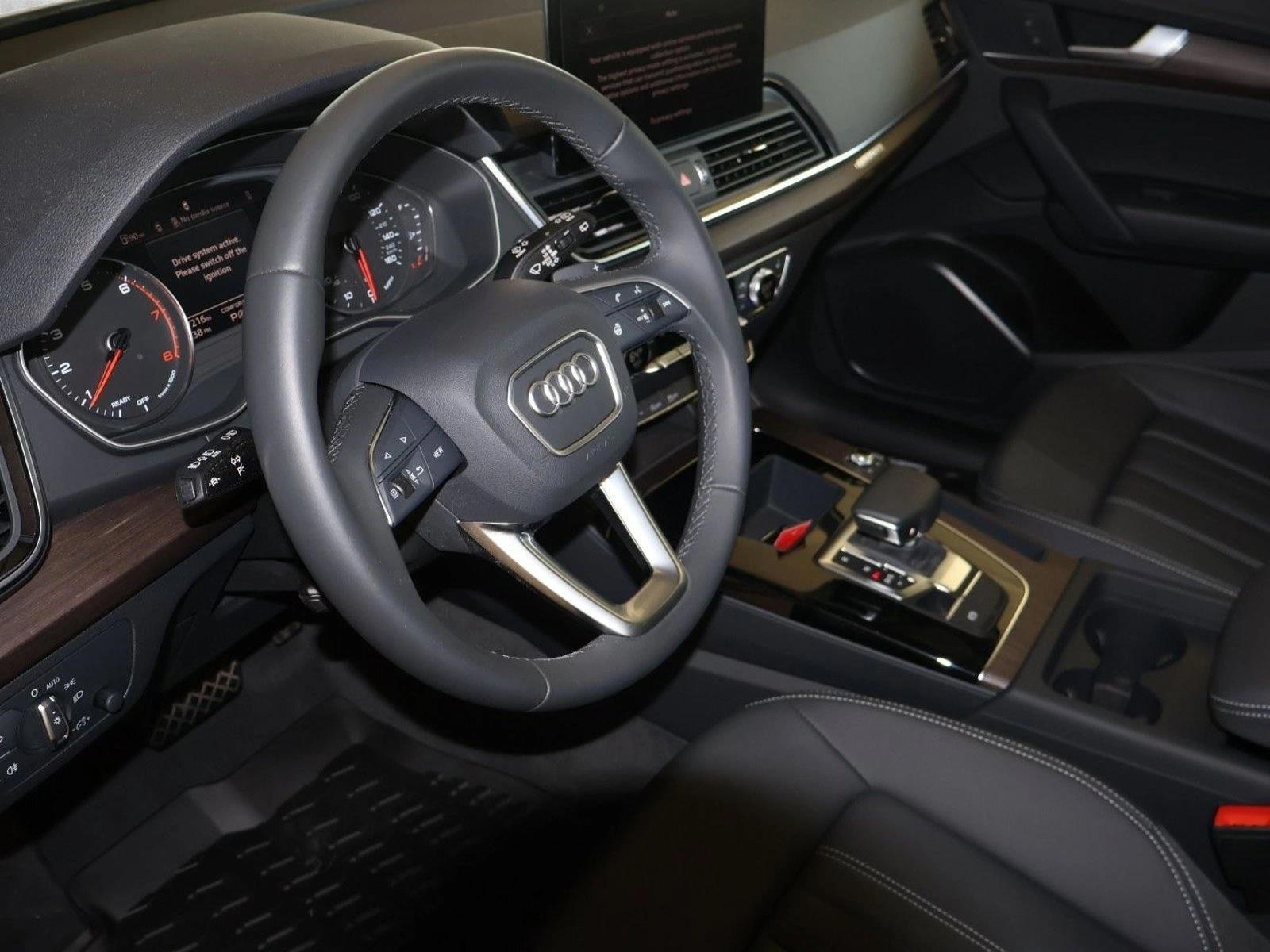 Thumbnail: 2023 Audi Q5 - 3