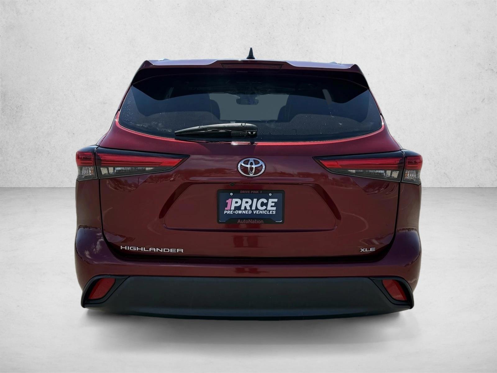 2022 Toyota Highlander XLE - Photo 6