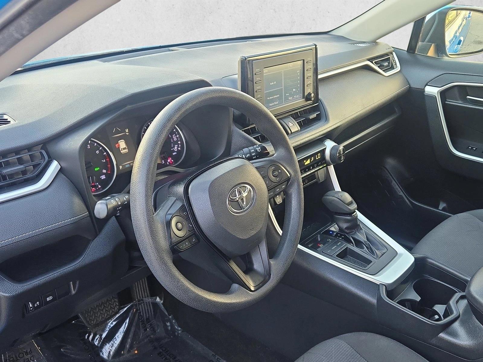 Thumbnail: 2019 Toyota RAV4 - 3