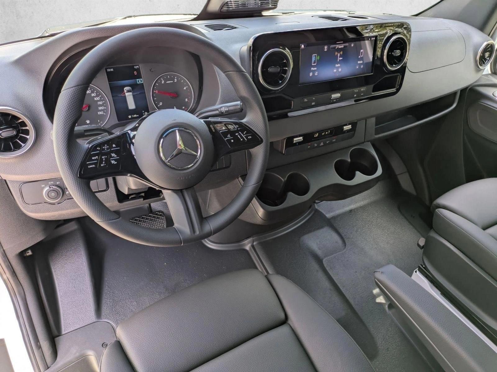 Thumbnail: 2026 Mercedes-Benz Sprinter - 3