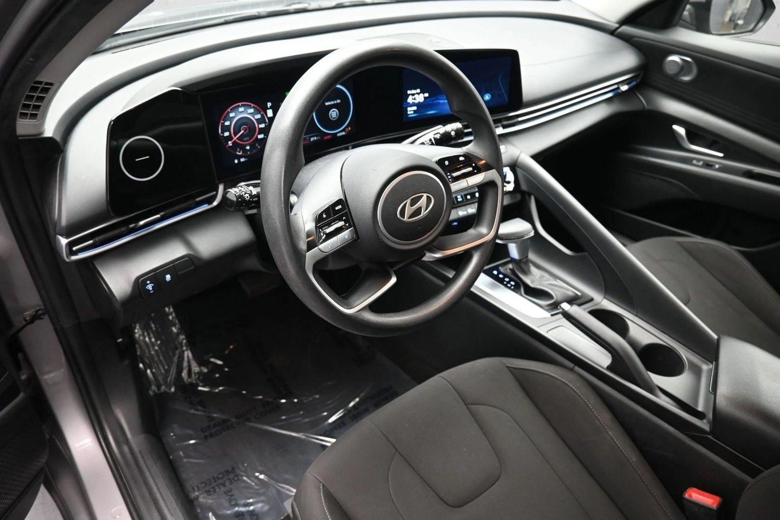 Thumbnail: 2024 Hyundai Elantra - 3