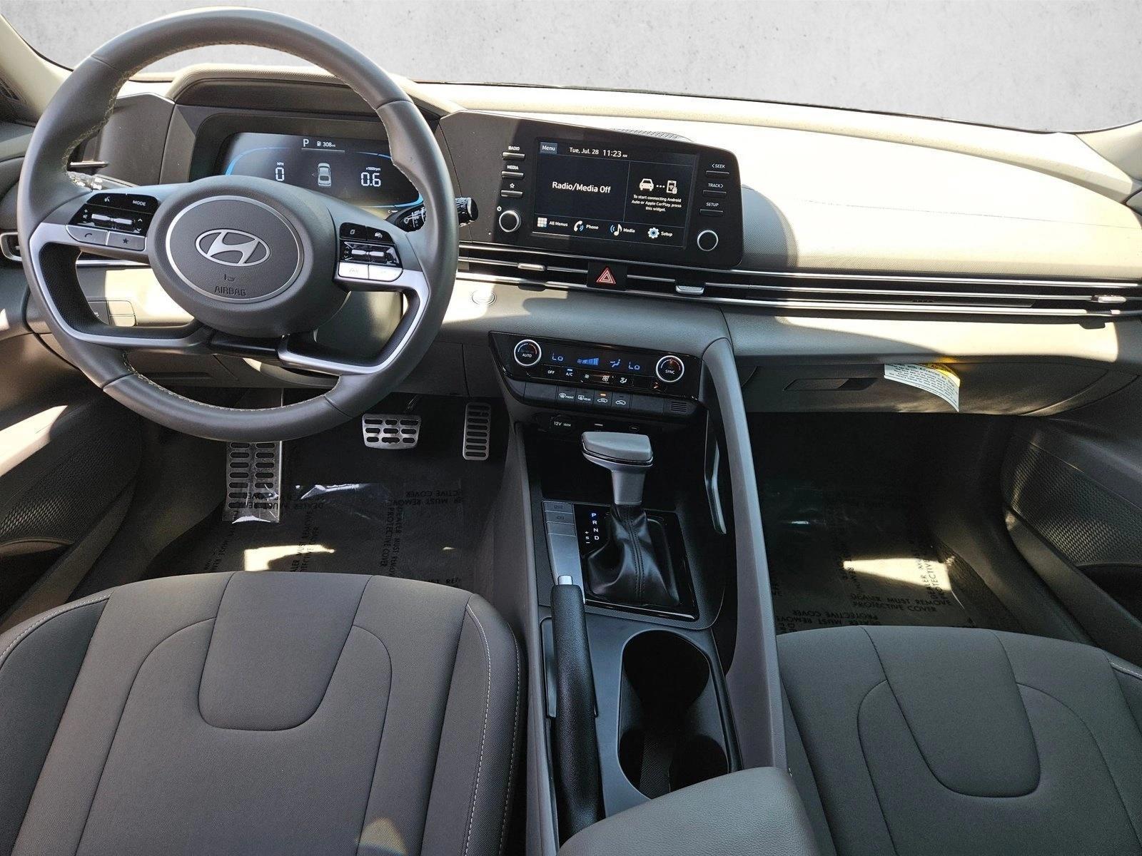 Thumbnail: 2025 Hyundai Elantra - 3