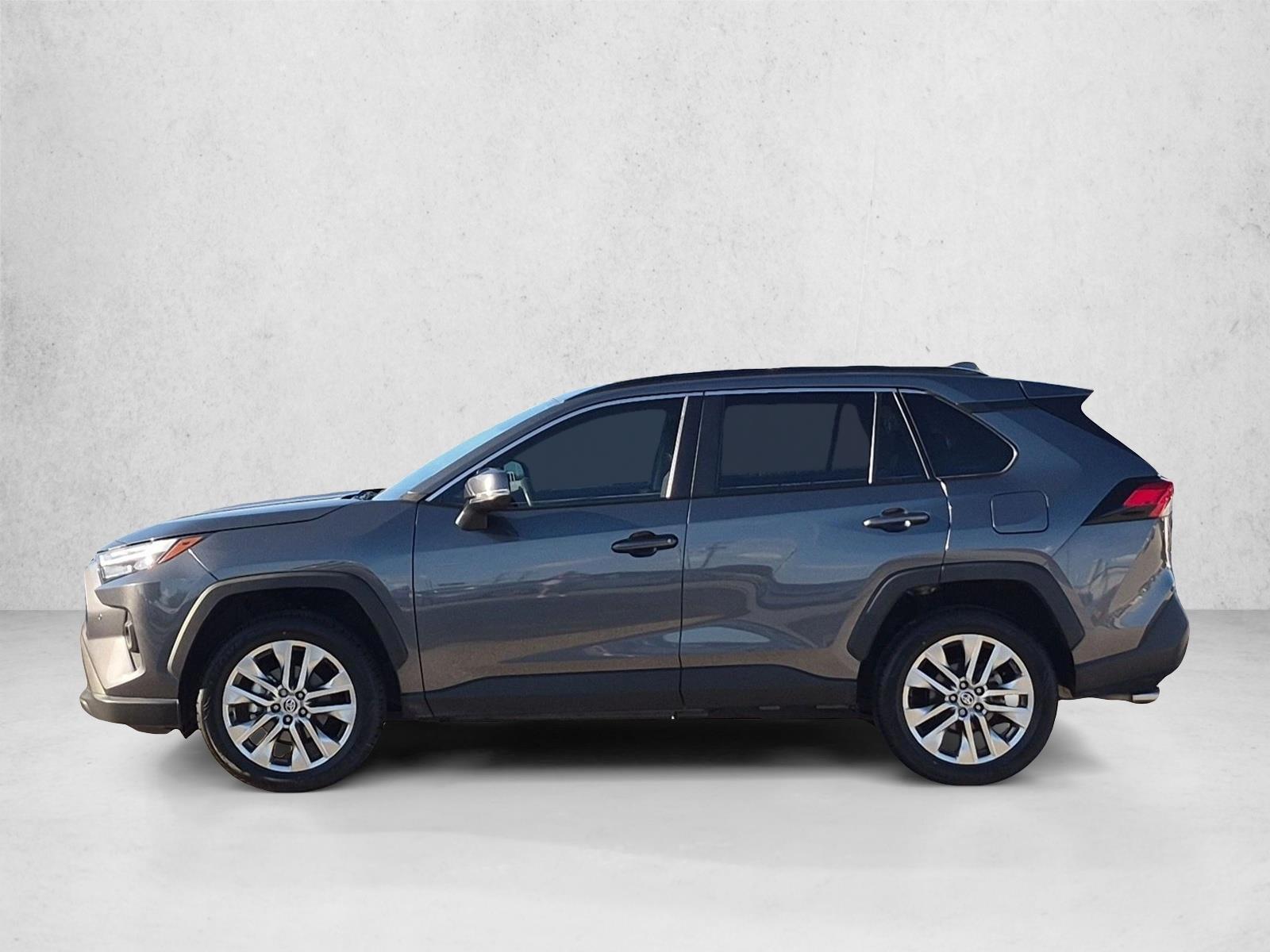 Thumbnail: 2022 Toyota RAV4 - 3