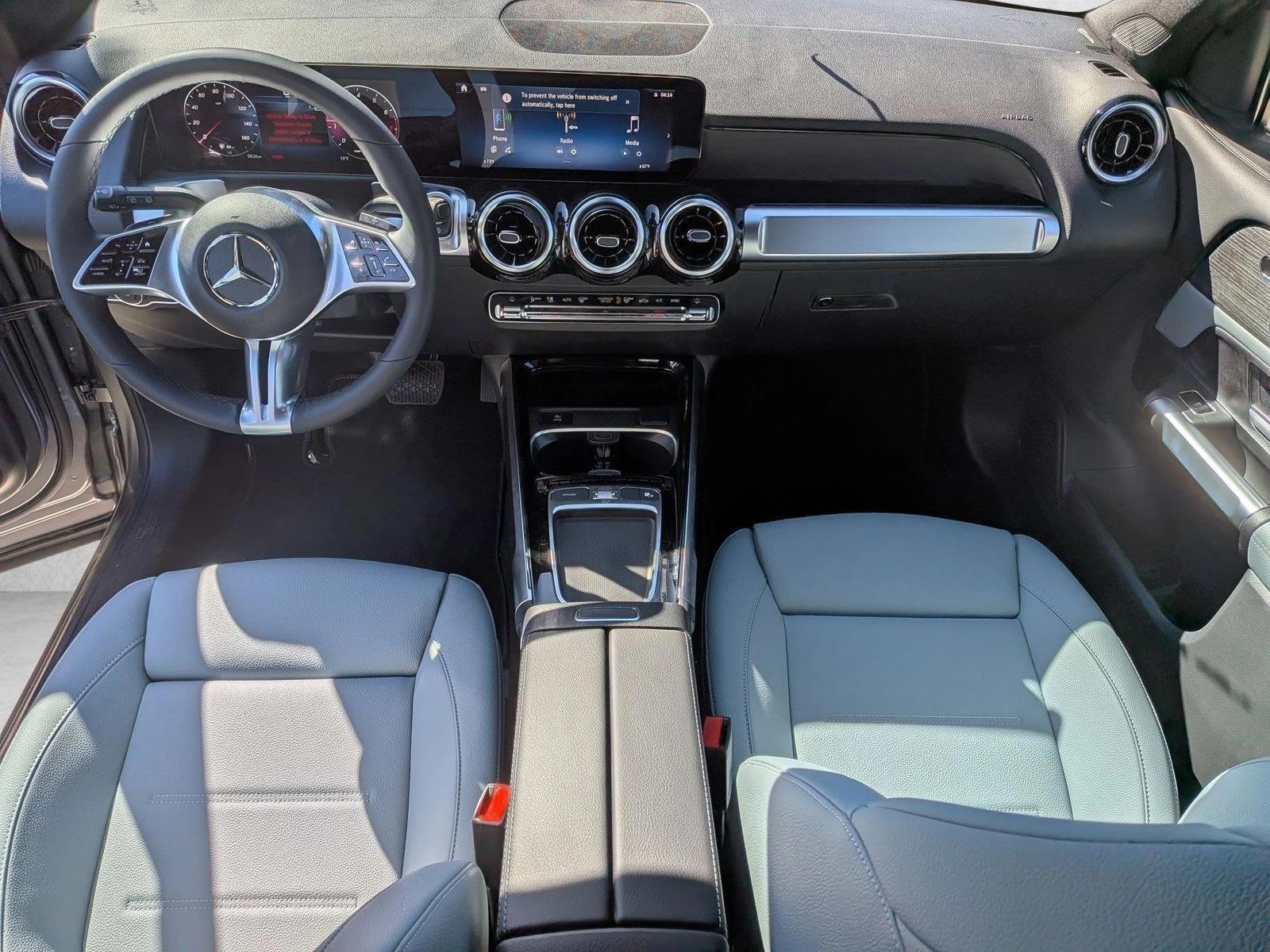 Thumbnail: 2026 Mercedes-Benz GLB - 2