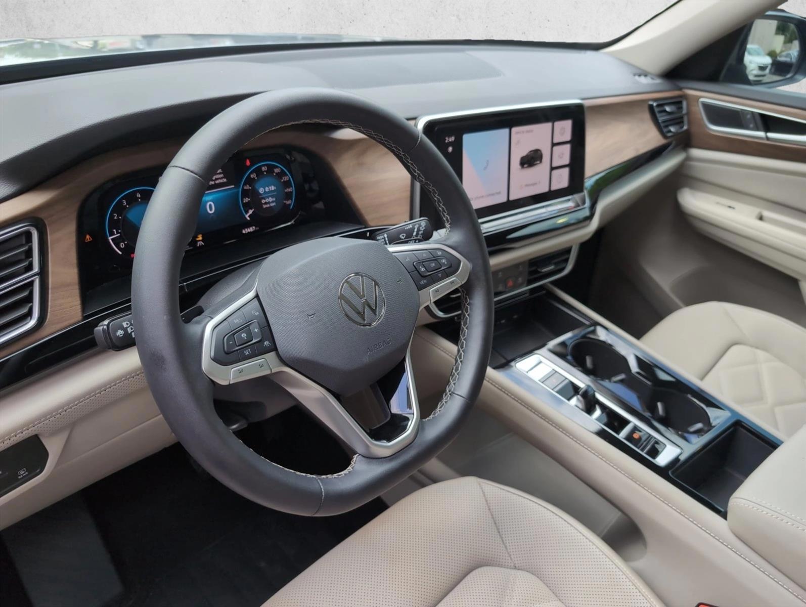 Thumbnail: 2024 Volkswagen Atlas - 3