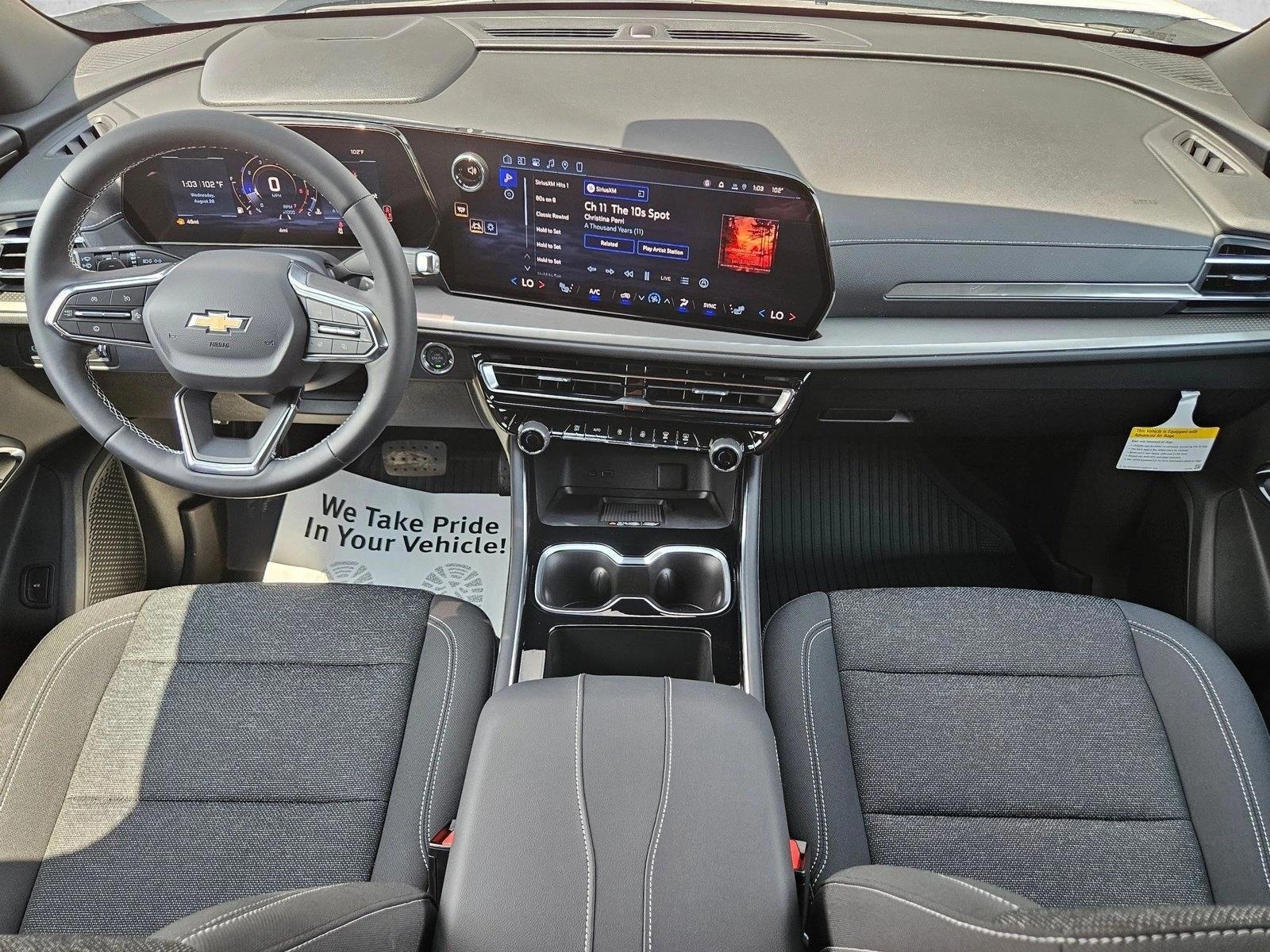 Thumbnail: 2027 Chevrolet Traverse - 3