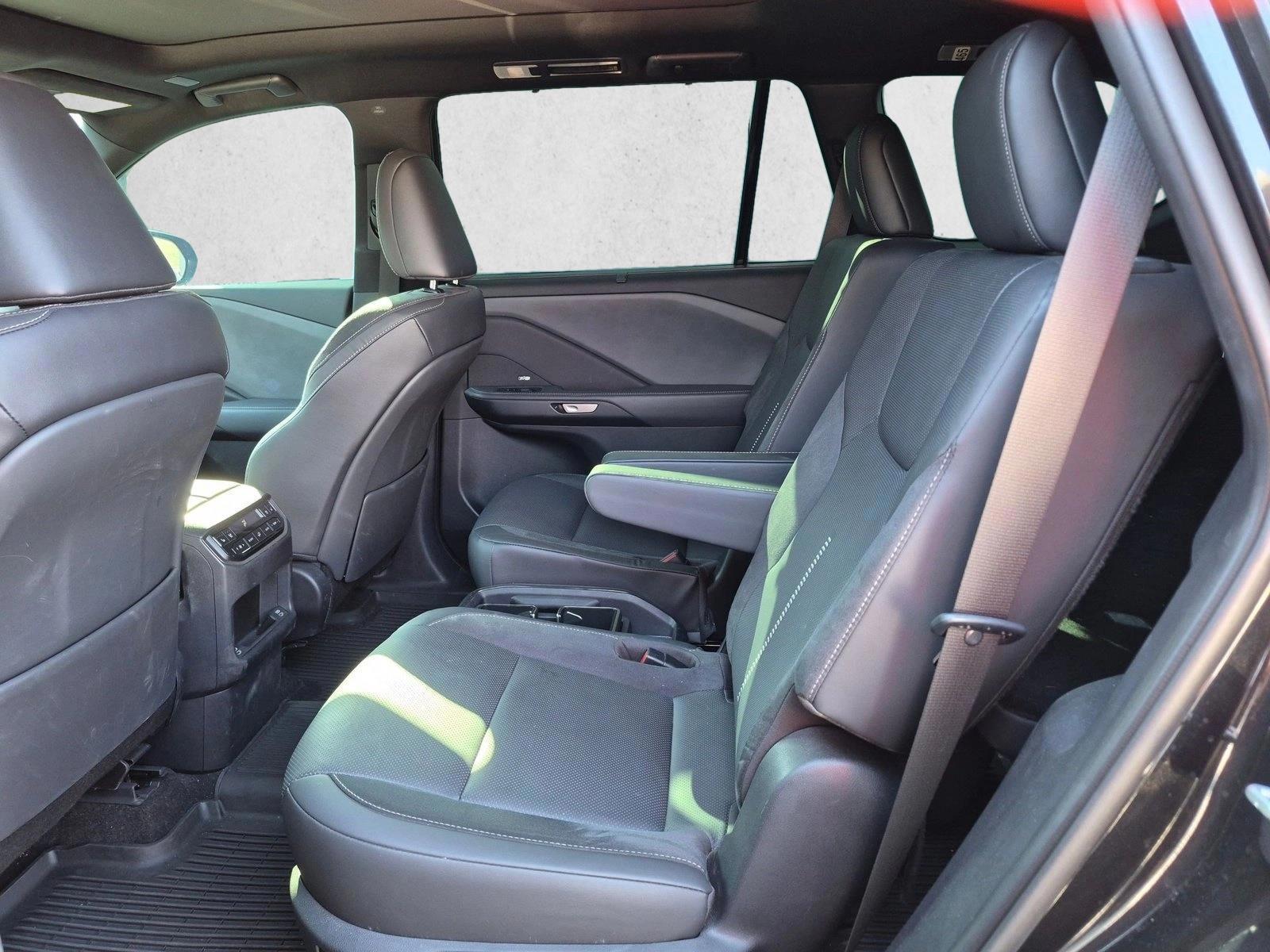 2025 Lexus TX Luxury - Photo 19