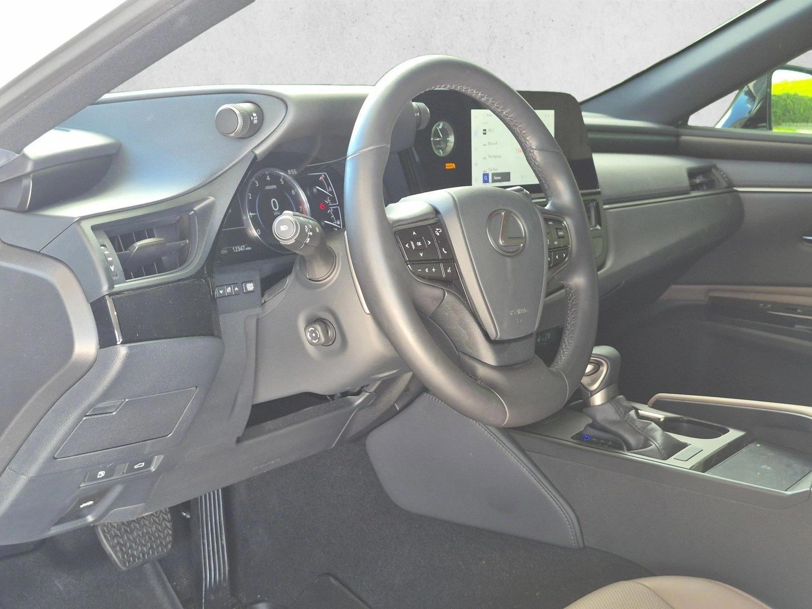 2025 Lexus ES