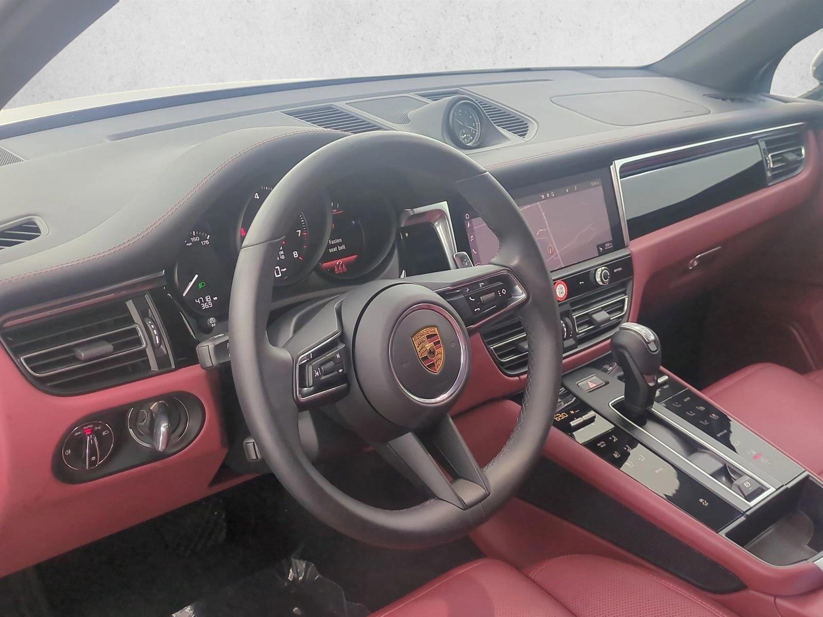 Thumbnail: 2026 Porsche Macan - 3