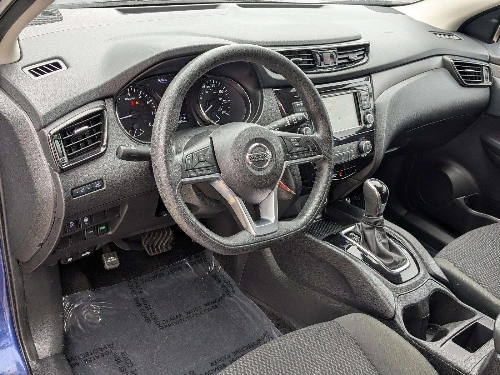 Thumbnail: 2022 Nissan Rogue Sport - 3