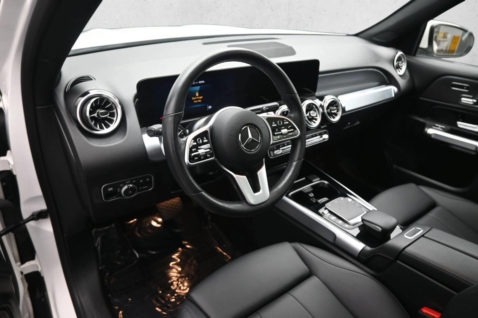 Thumbnail: 2023 Mercedes-Benz GLB - 3