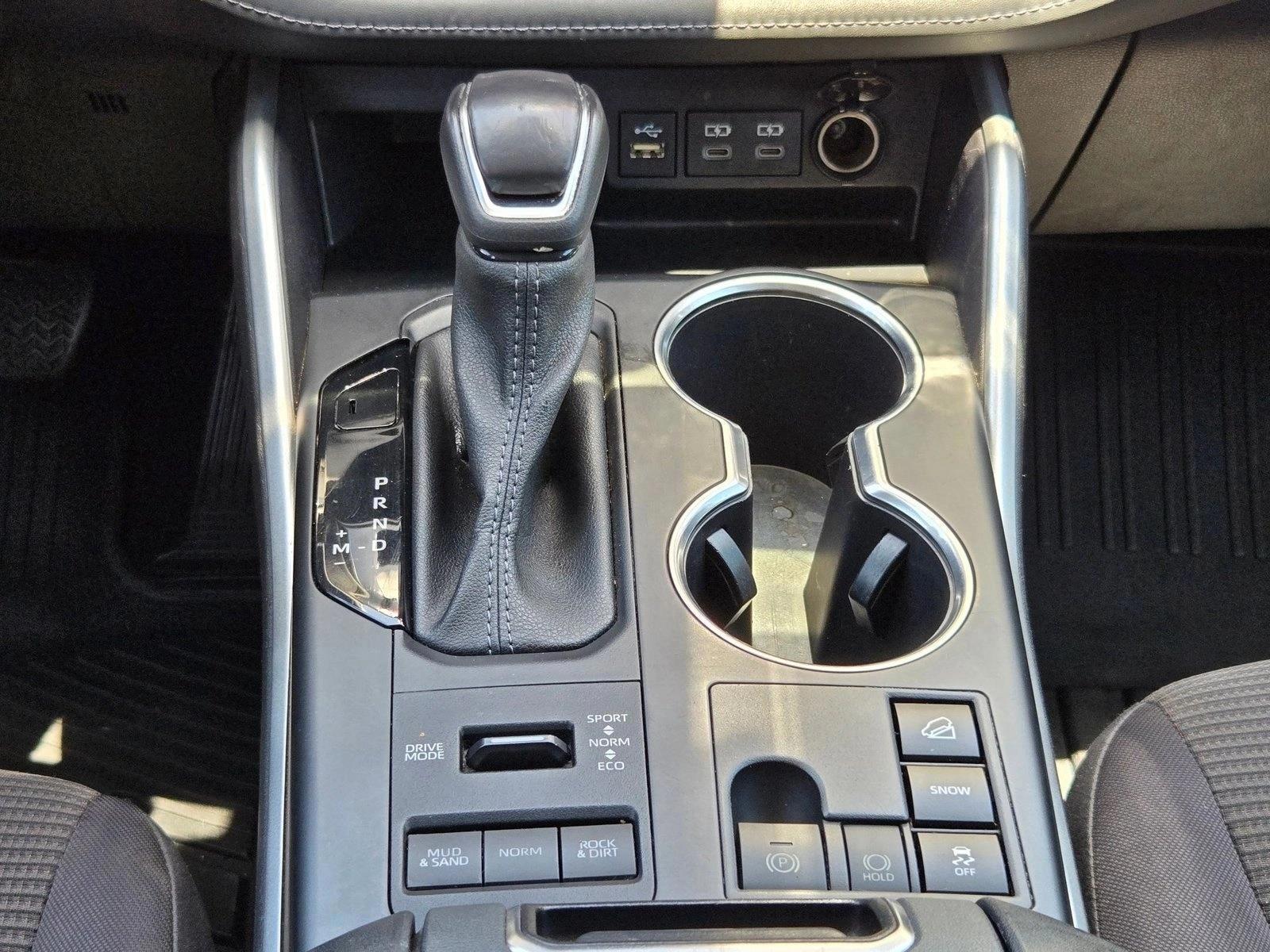 2023 Toyota Highlander LE - Photo 15