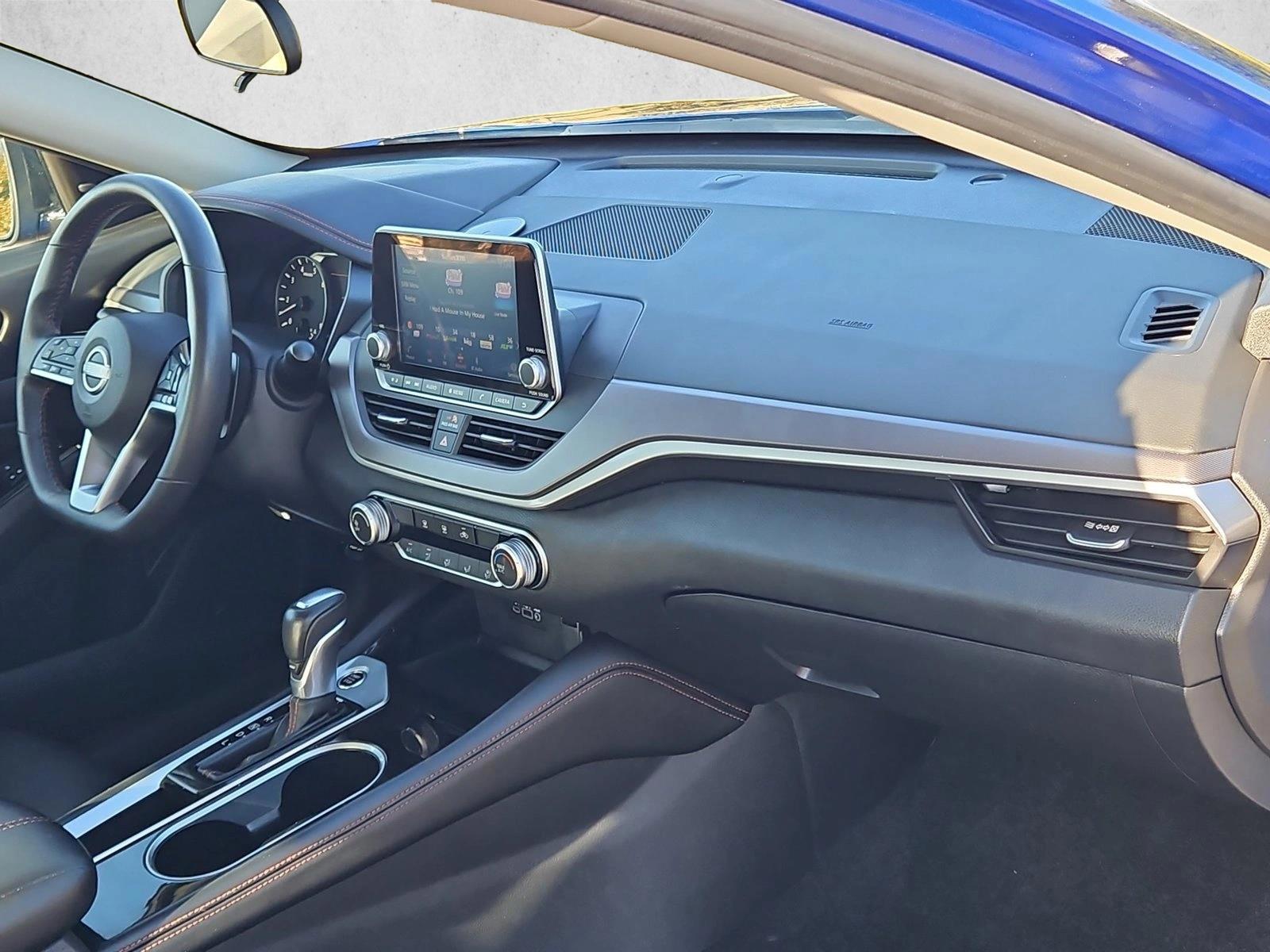 2025 Nissan Altima SR - Photo 21