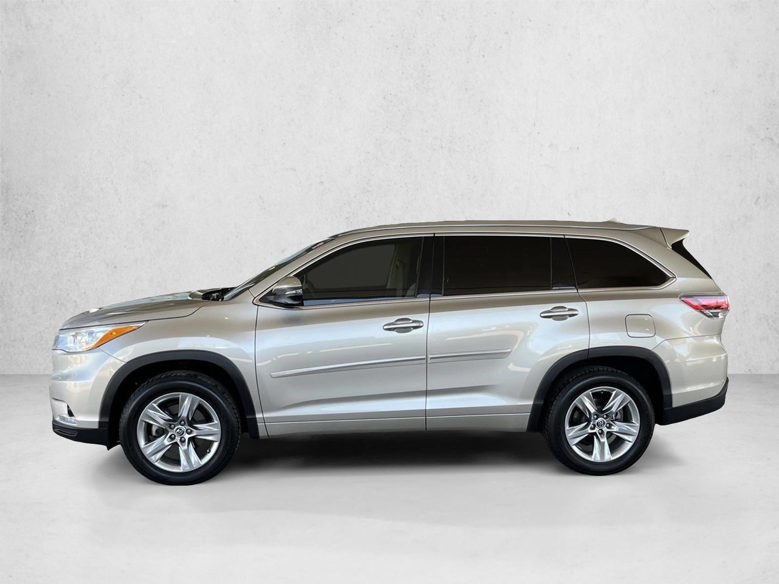 Thumbnail: 2016 Toyota Highlander - 2