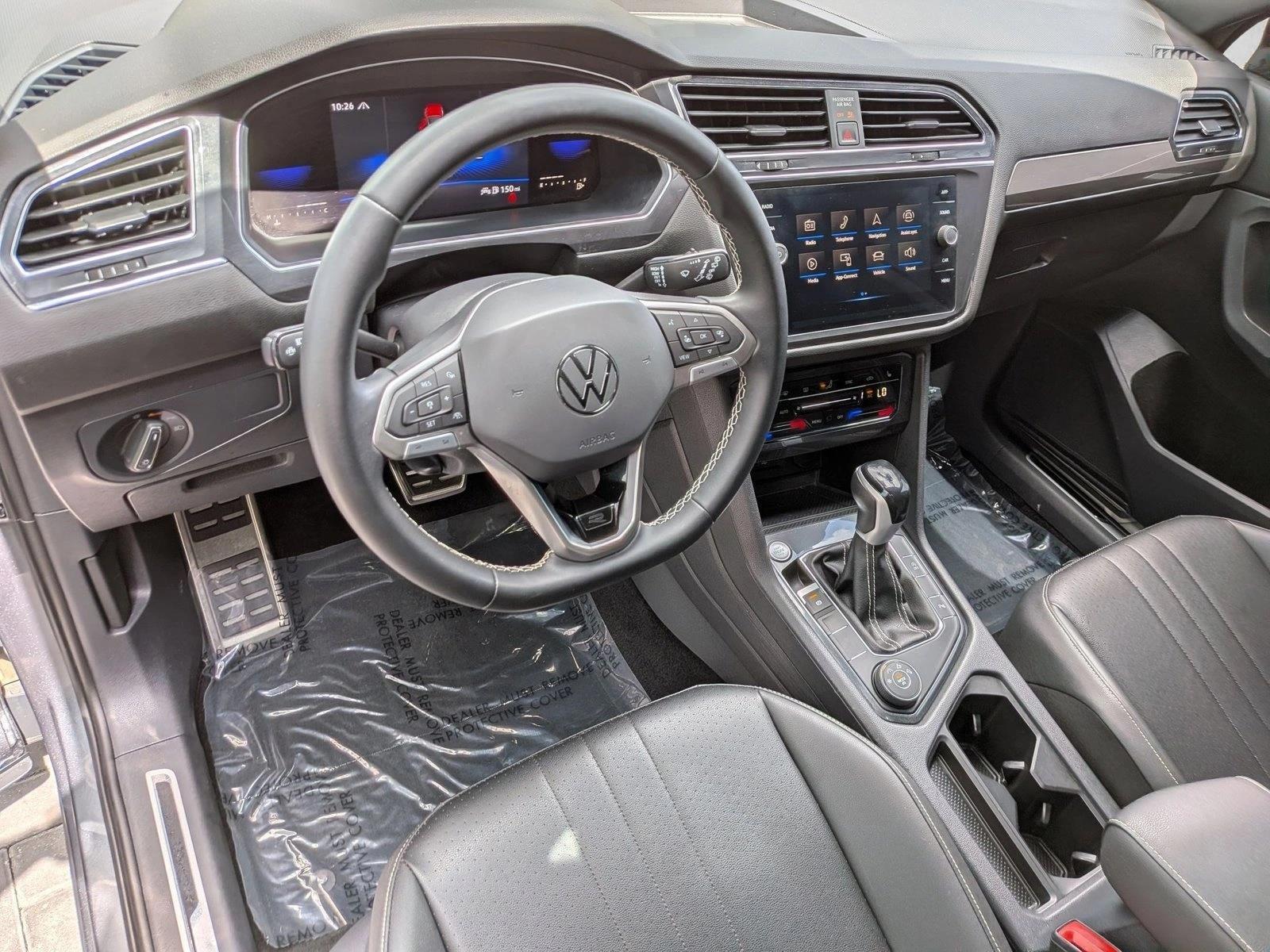 Thumbnail: 2023 Volkswagen Tiguan - 3