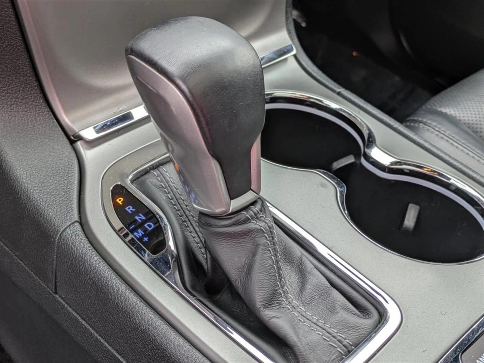 2020 Jeep Grand Cherokee Overland - Photo 12