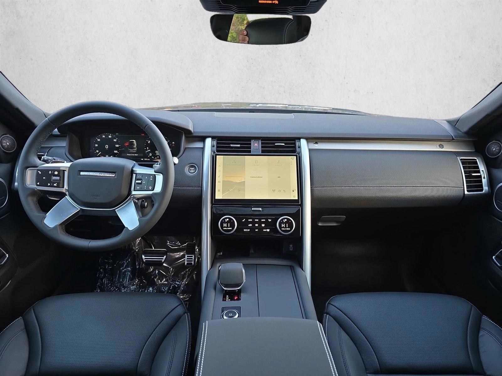 Thumbnail: 2026 Land Rover Discovery - 3