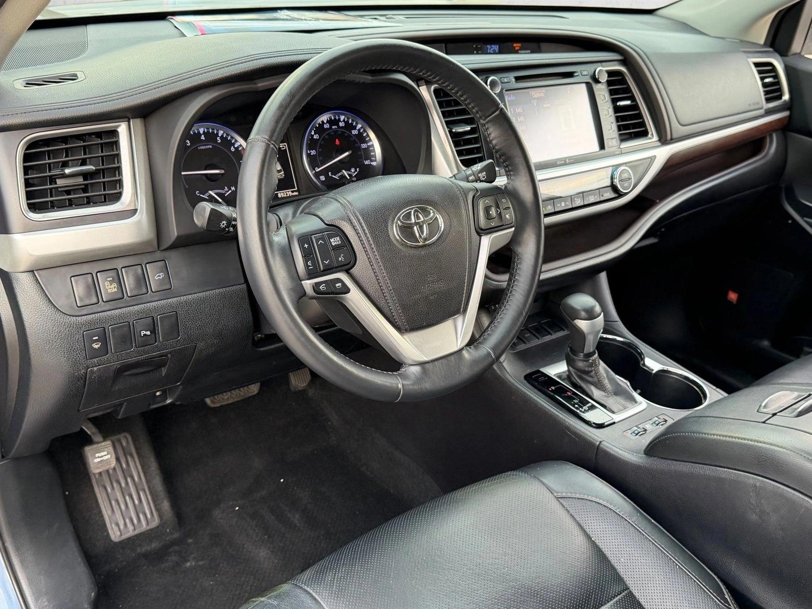 Thumbnail: 2014 Toyota Highlander - 3