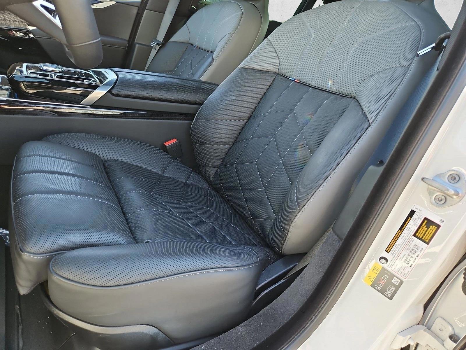 Thumbnail: 2026 BMW 7 Series - 5